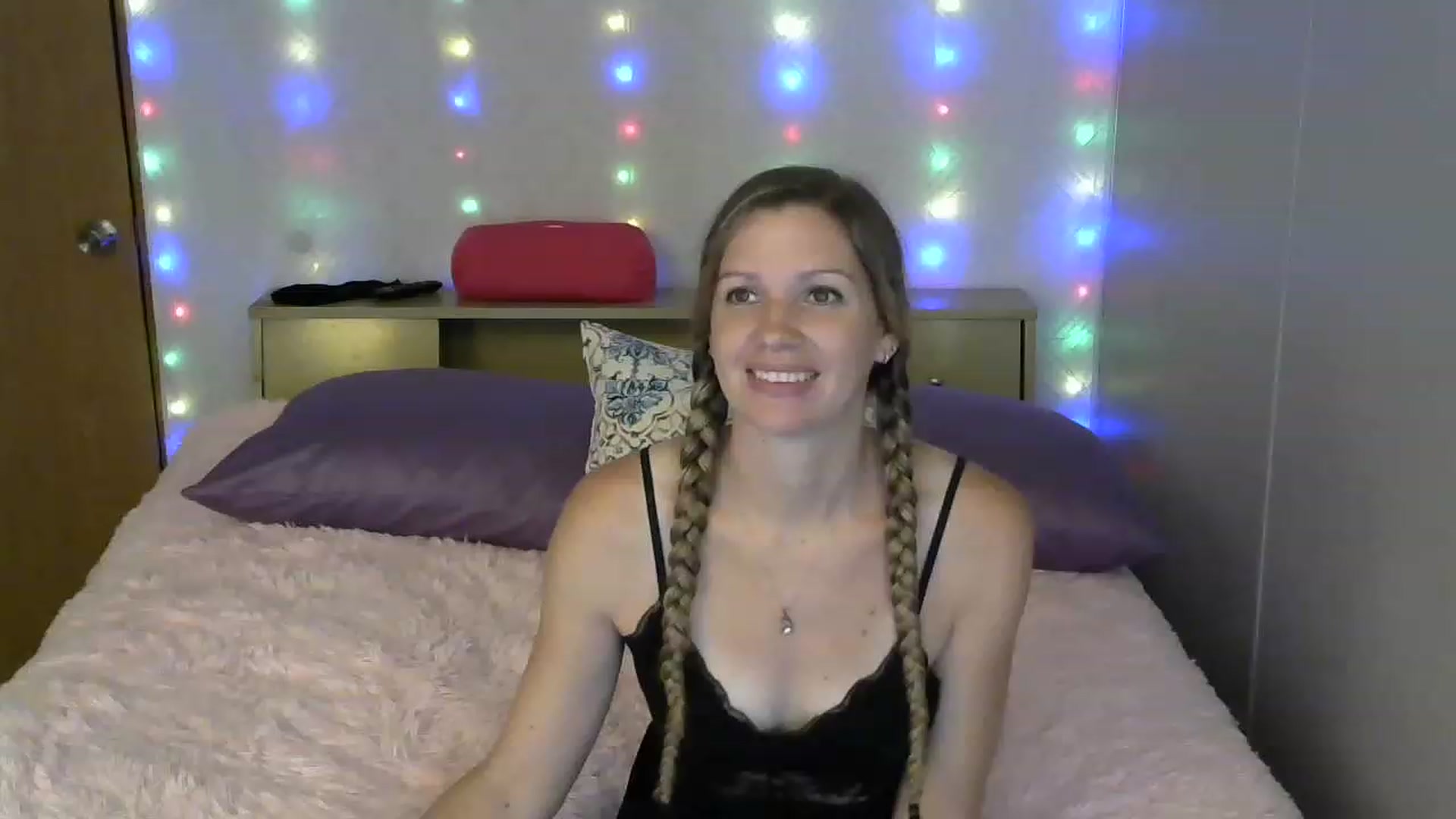Gallery image thumbnail from SouthernNsexi's myfreecams stream on, 06/25/2023, 14:26 image 6 of 20
