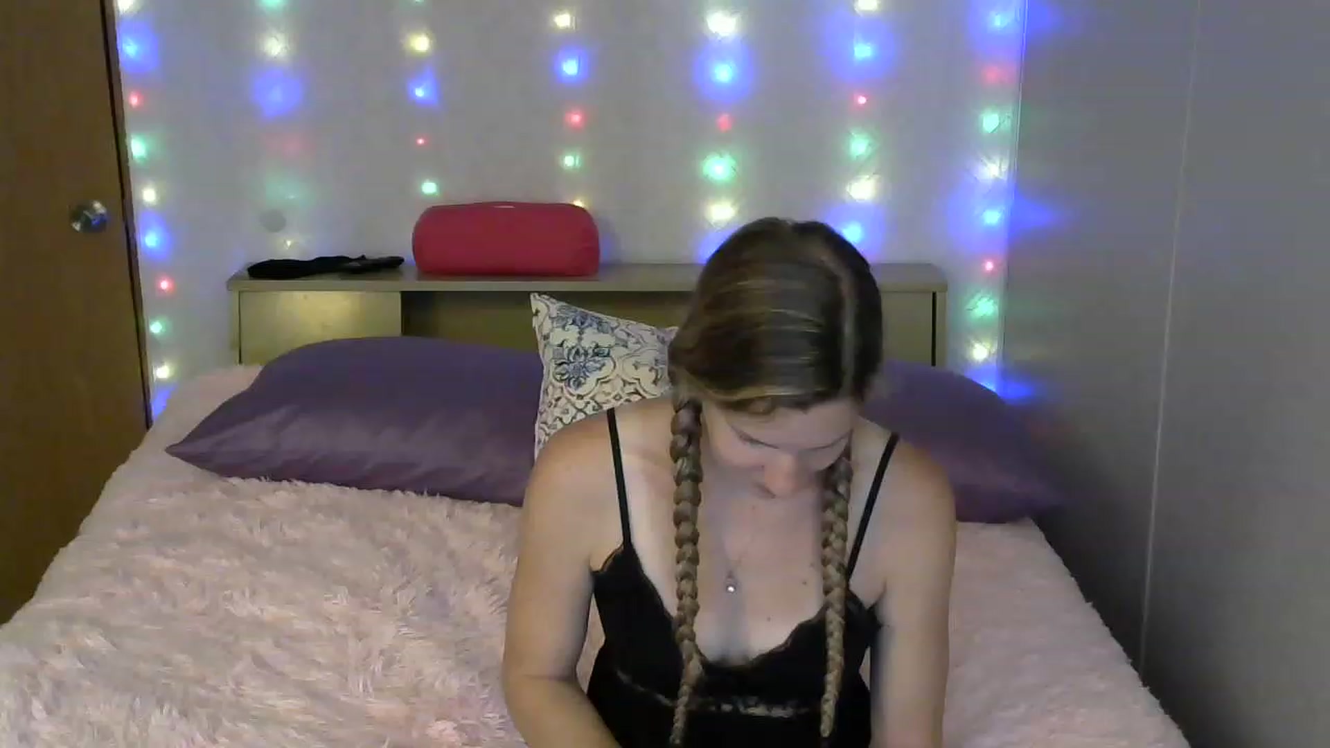 Gallery image thumbnail from SouthernNsexi's myfreecams stream on, 06/25/2023, 14:26 image 7 of 20