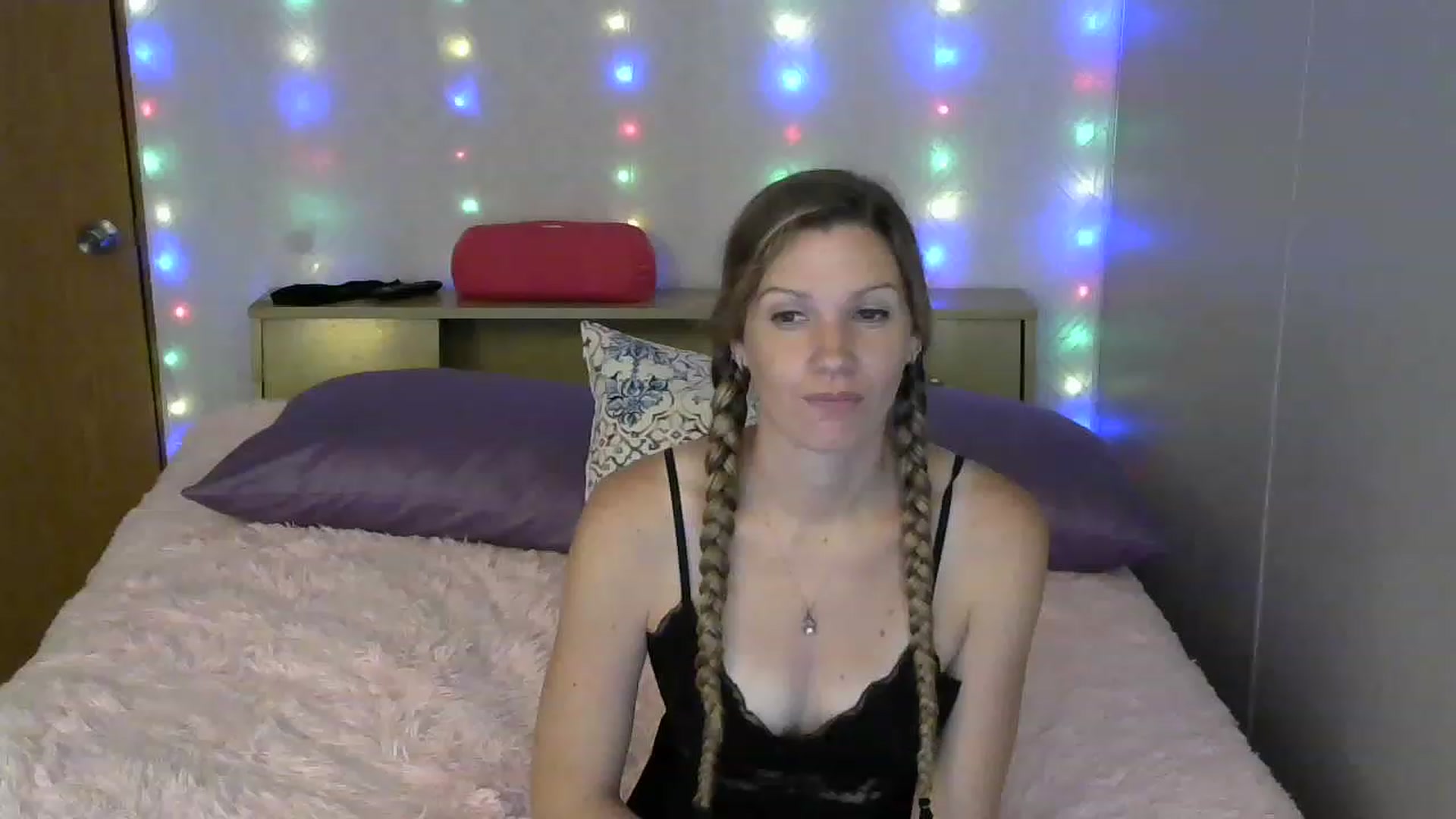 Gallery image thumbnail from SouthernNsexi's myfreecams stream on, 06/25/2023, 14:26 image 8 of 20