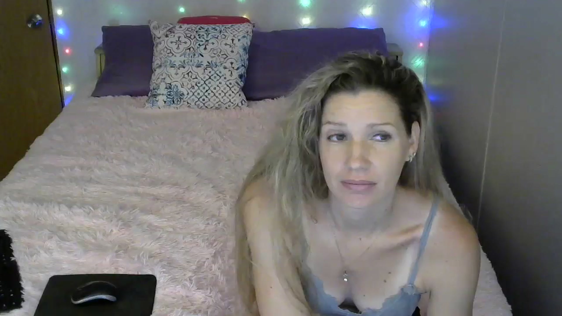 Gallery image thumbnail from SouthernNsexi's myfreecams stream on, 06/28/2023, 14:48 image 14 of 20