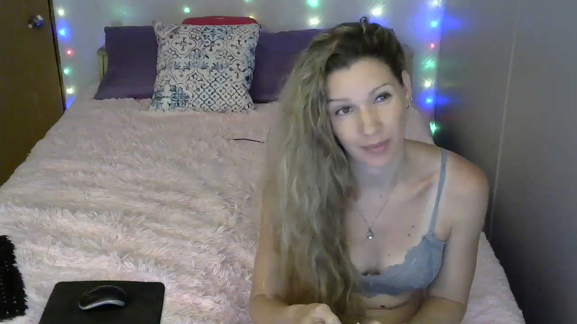 Gallery image thumbnail from SouthernNsexi's myfreecams stream on, 06/28/2023, 14:48 image 15 of 20