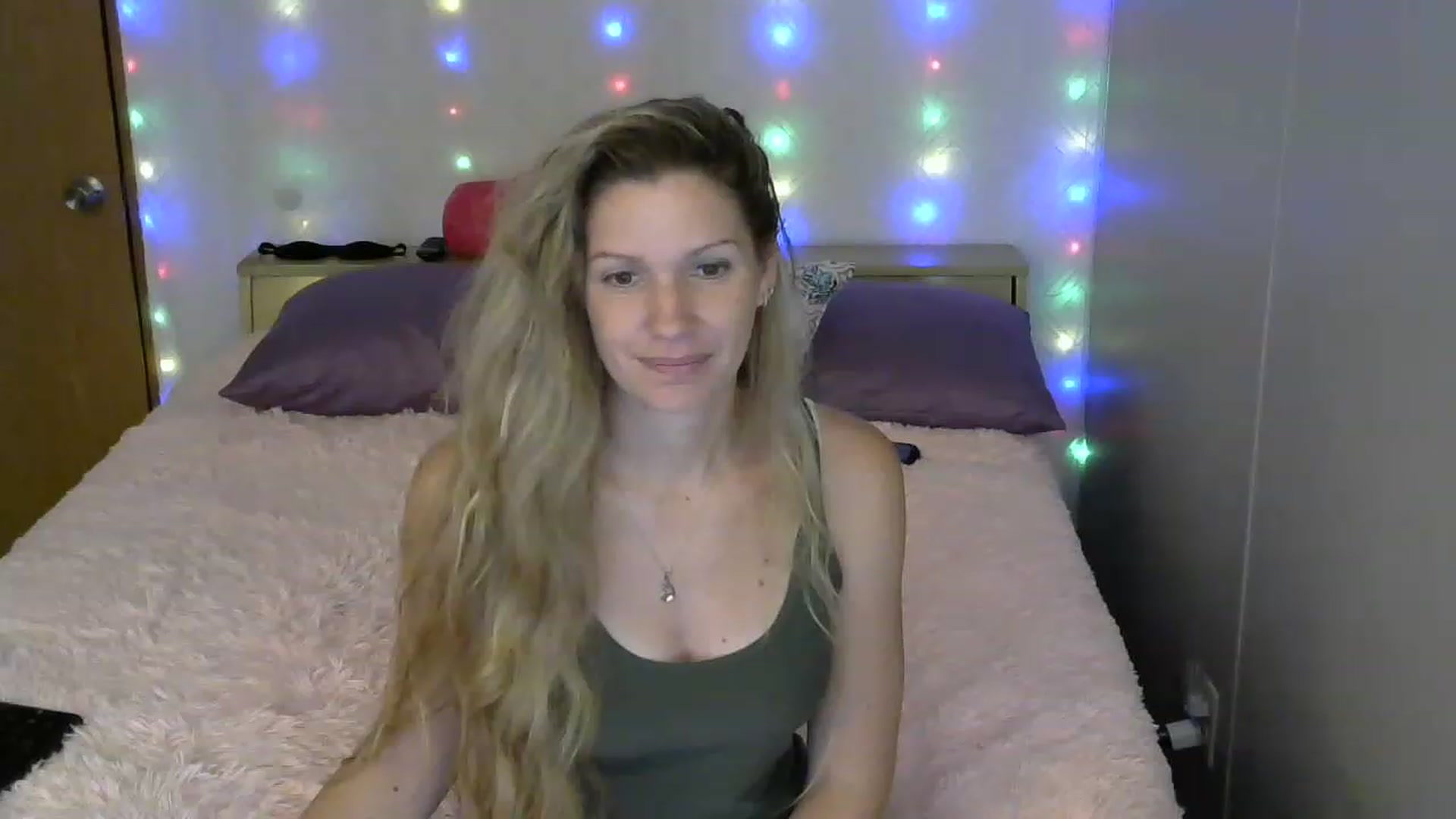 Gallery image thumbnail from SouthernNsexi's myfreecams stream on, 07/02/2023, 14:16 image 14 of 20