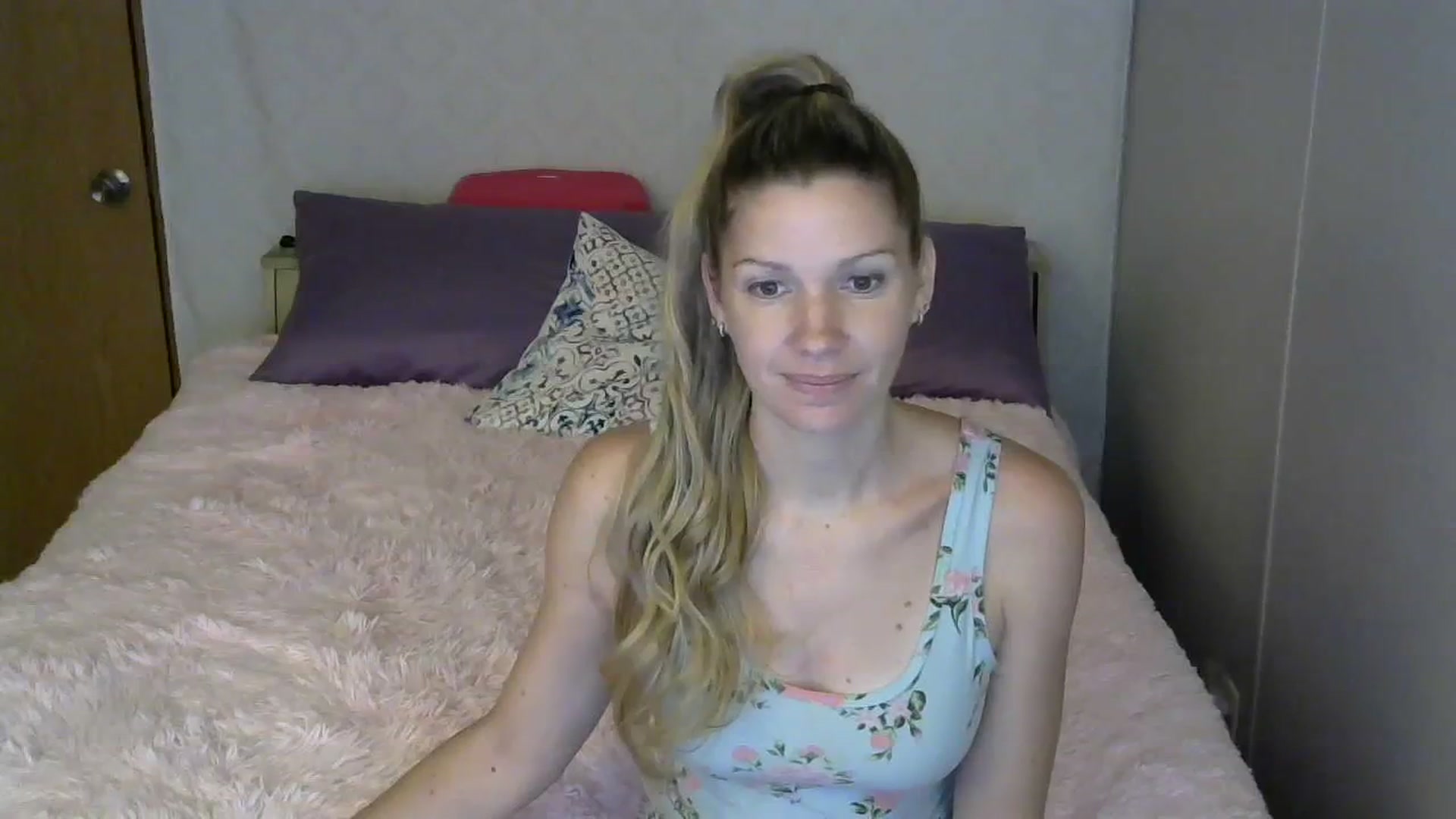 Gallery image thumbnail from SouthernNsexi's myfreecams stream on, 07/09/2023, 13:43 image 14 of 20