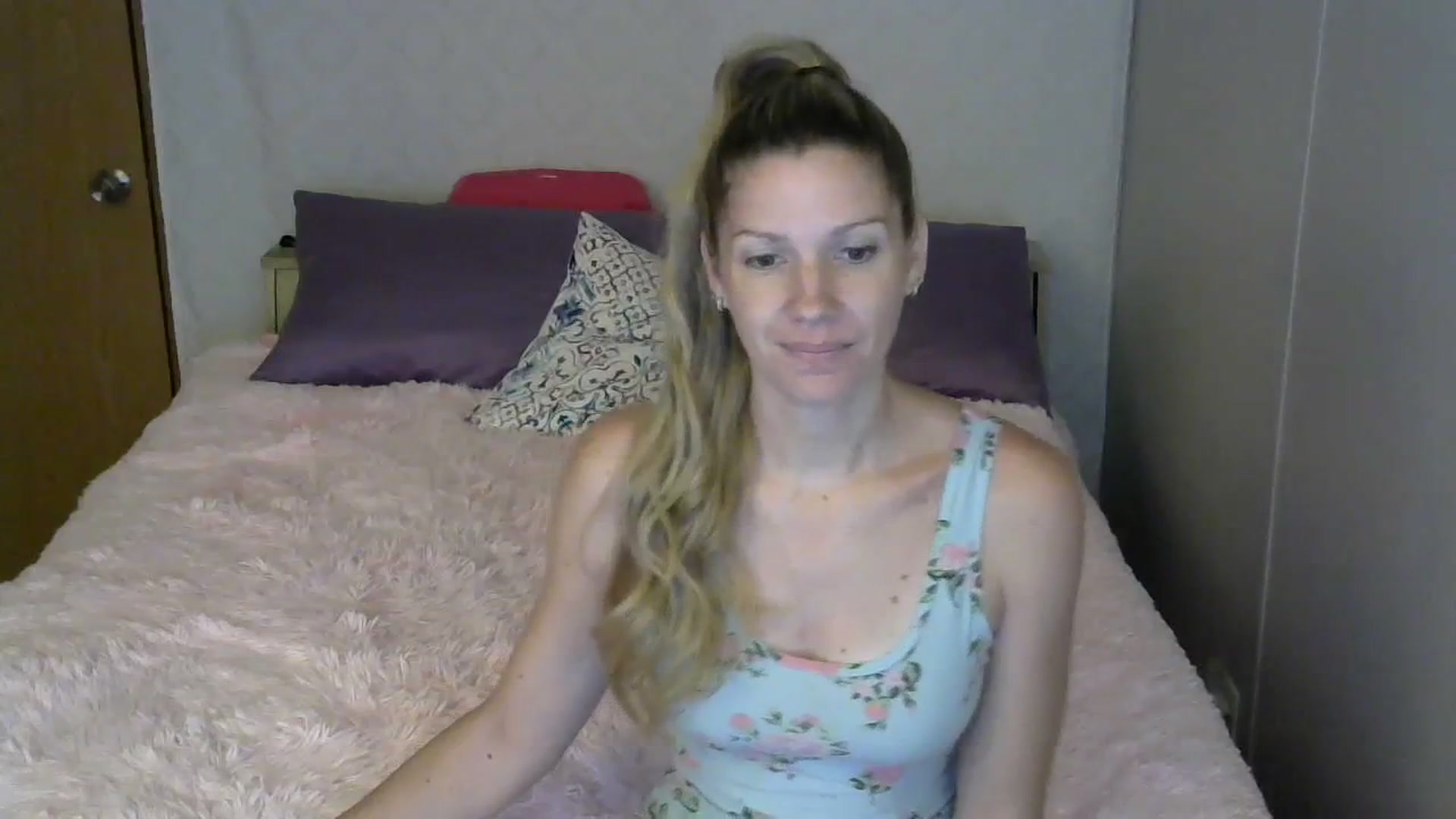Gallery image thumbnail from SouthernNsexi's myfreecams stream on, 07/09/2023, 13:43 image 12 of 20