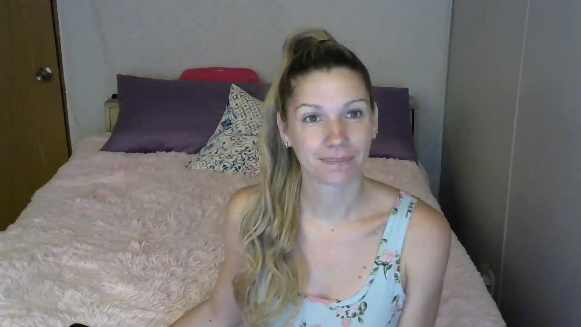 Gallery image thumbnail from SouthernNsexi's myfreecams stream on, 07/09/2023, 13:43 image 8 of 20