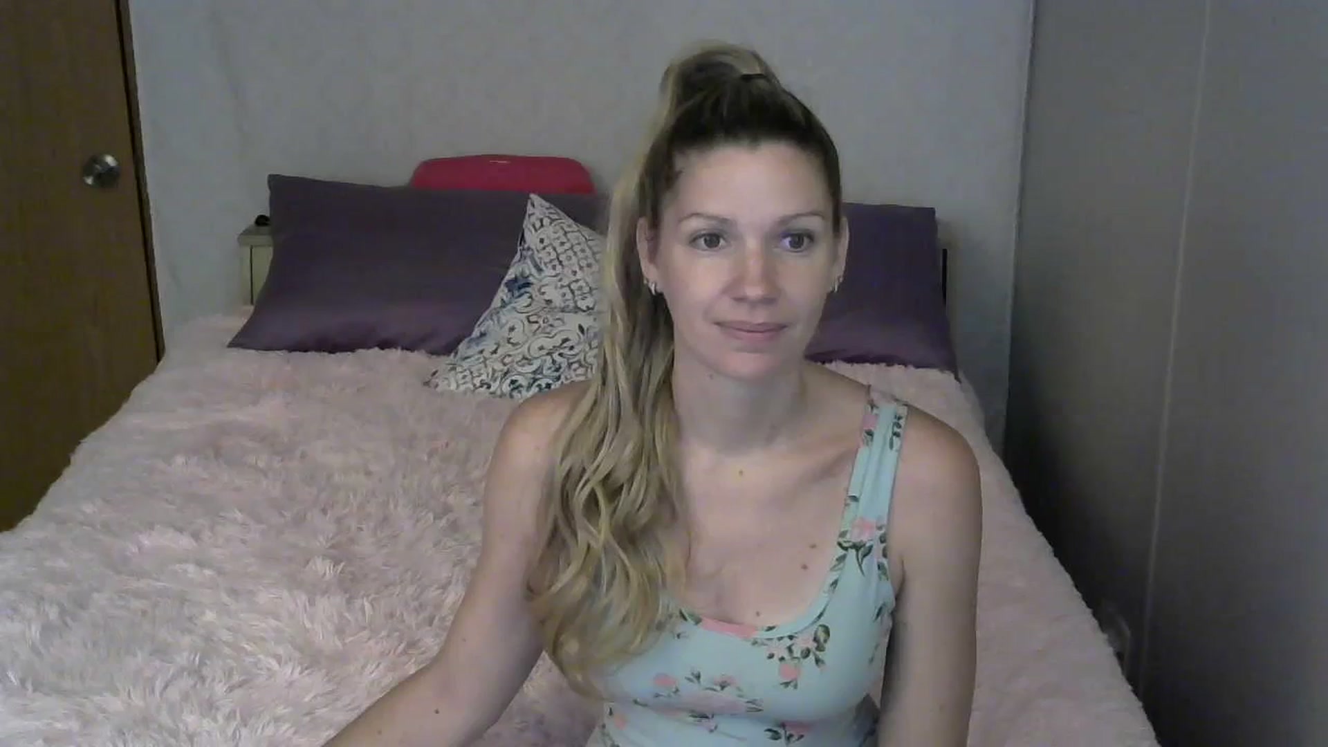 Gallery image thumbnail from SouthernNsexi's myfreecams stream on, 07/09/2023, 13:43 image 19 of 20