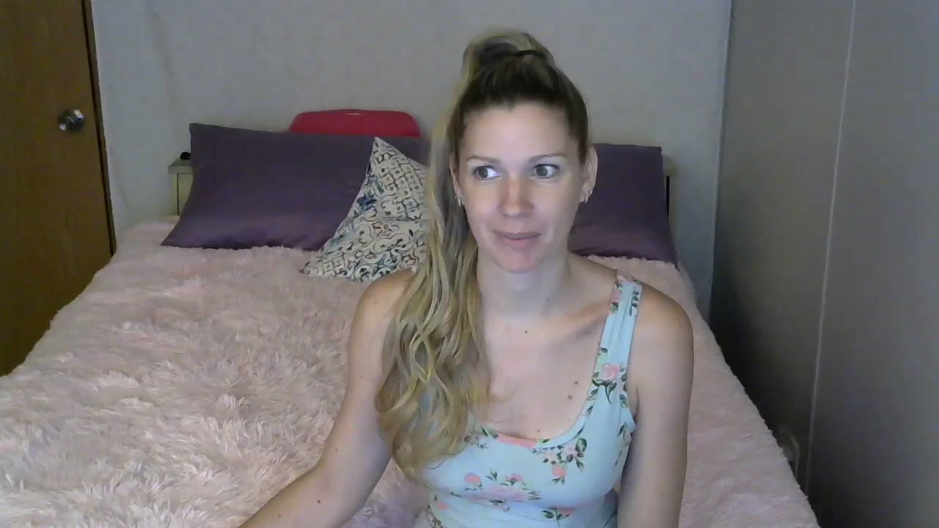 Gallery image thumbnail from SouthernNsexi's myfreecams stream on, 07/09/2023, 13:43 image 18 of 20
