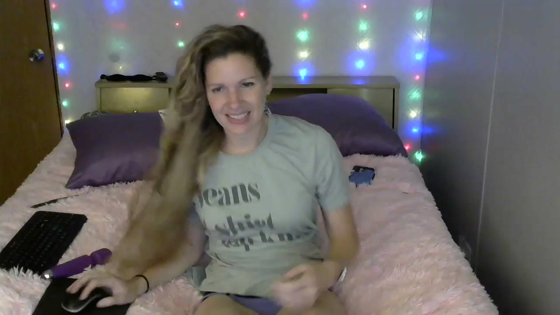 Gallery image thumbnail from SouthernNsexi's myfreecams stream on, 07/15/2023, 15:19 image 14 of 20