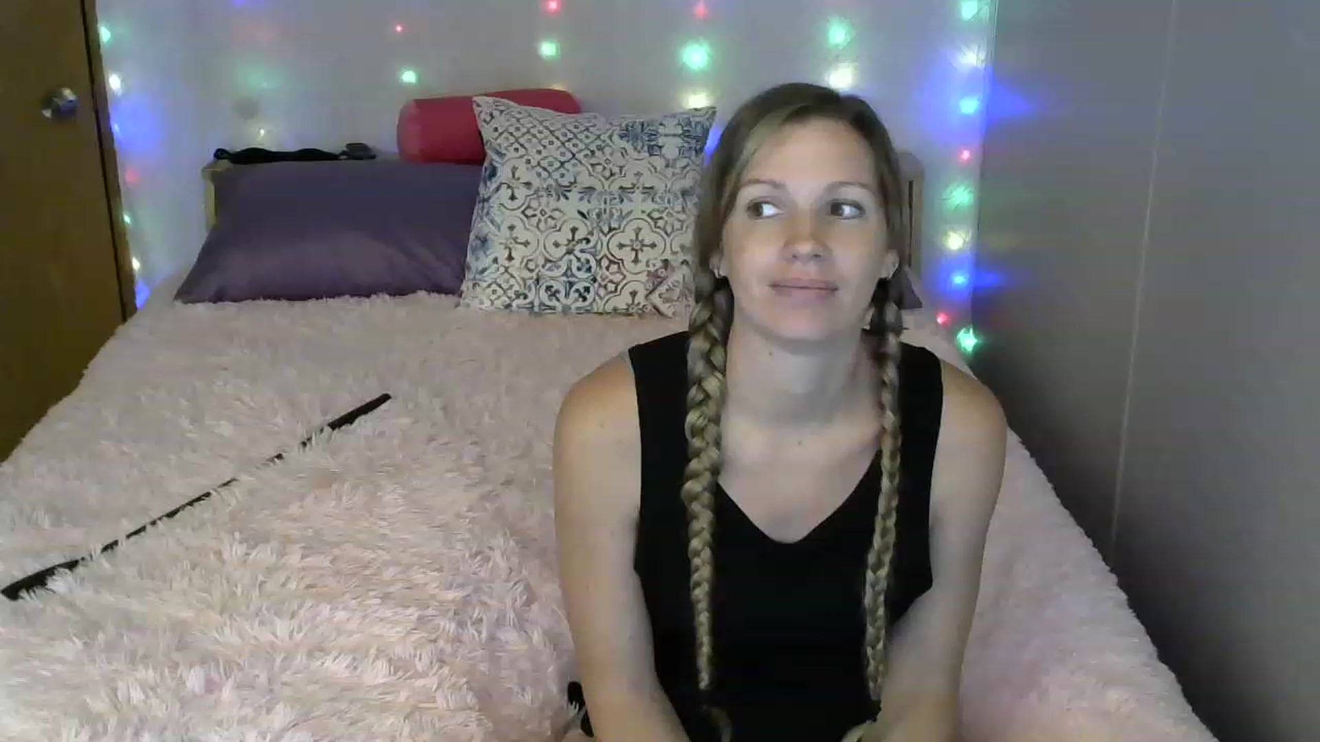 Gallery image thumbnail from SouthernNsexi's myfreecams stream on, 07/19/2023, 14:31 image 17 of 20