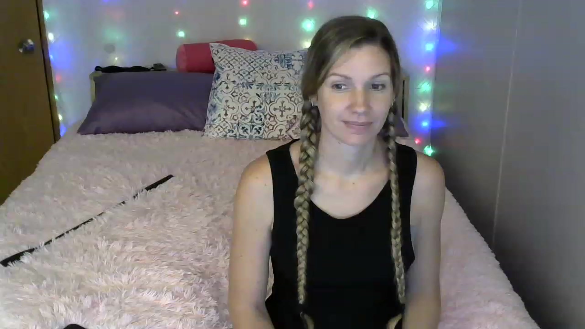Gallery image thumbnail from SouthernNsexi's myfreecams stream on, 07/19/2023, 14:31 image 19 of 20