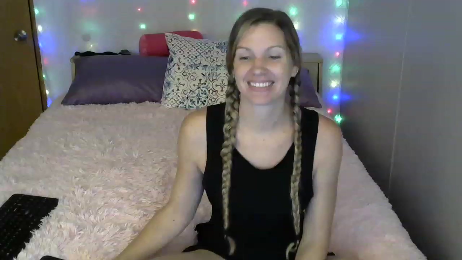 Gallery image thumbnail from SouthernNsexi's myfreecams stream on, 07/19/2023, 14:31 image 6 of 20