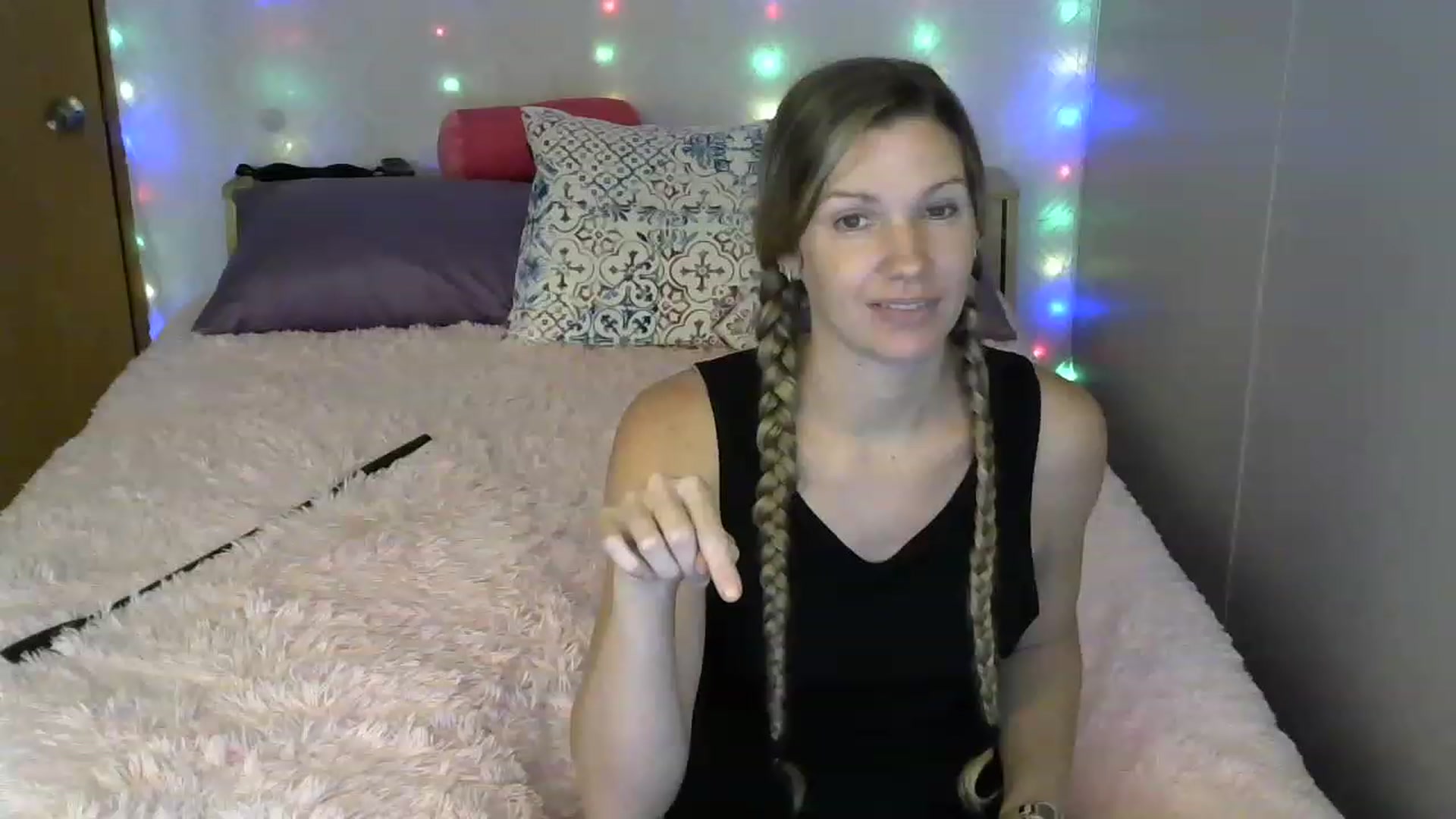 Gallery image thumbnail from SouthernNsexi's myfreecams stream on, 07/19/2023, 14:31 image 15 of 20