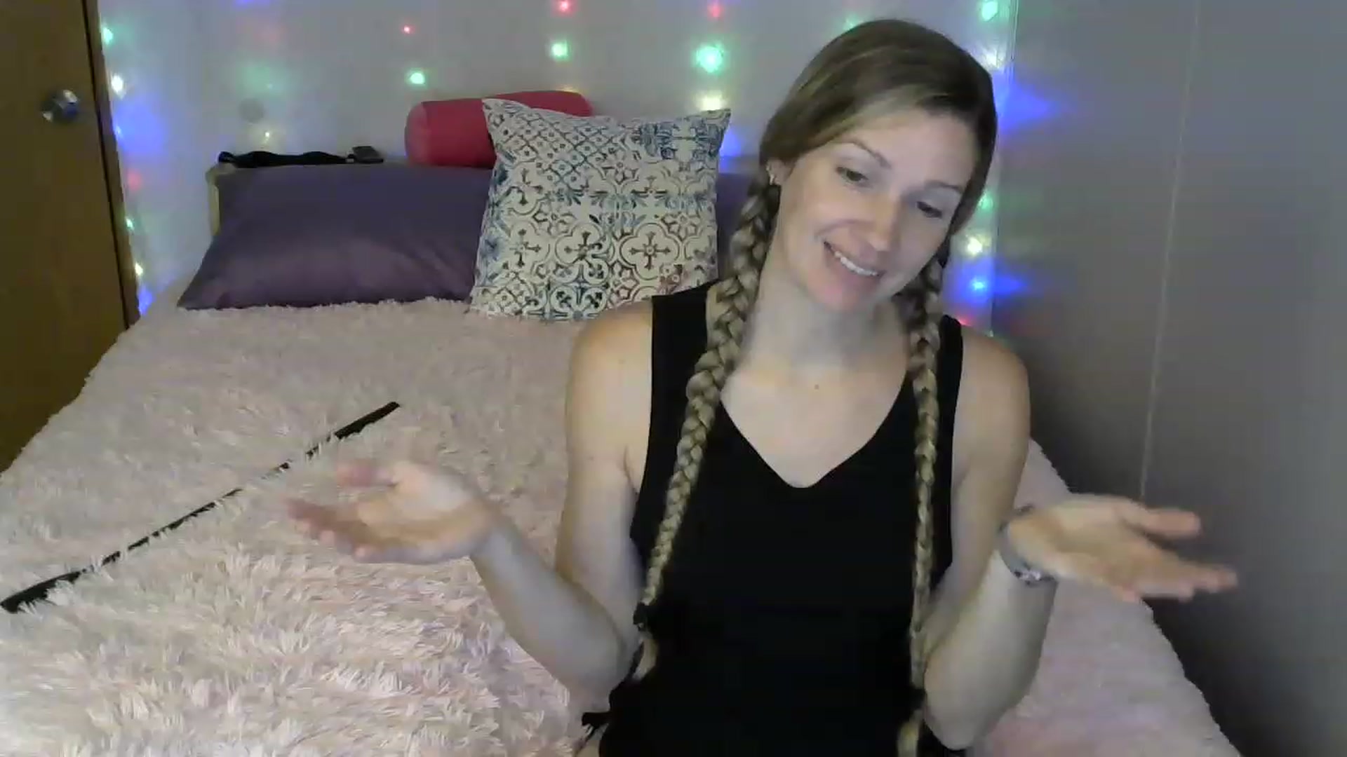 Gallery image thumbnail from SouthernNsexi's myfreecams stream on, 07/19/2023, 14:31 image 18 of 20