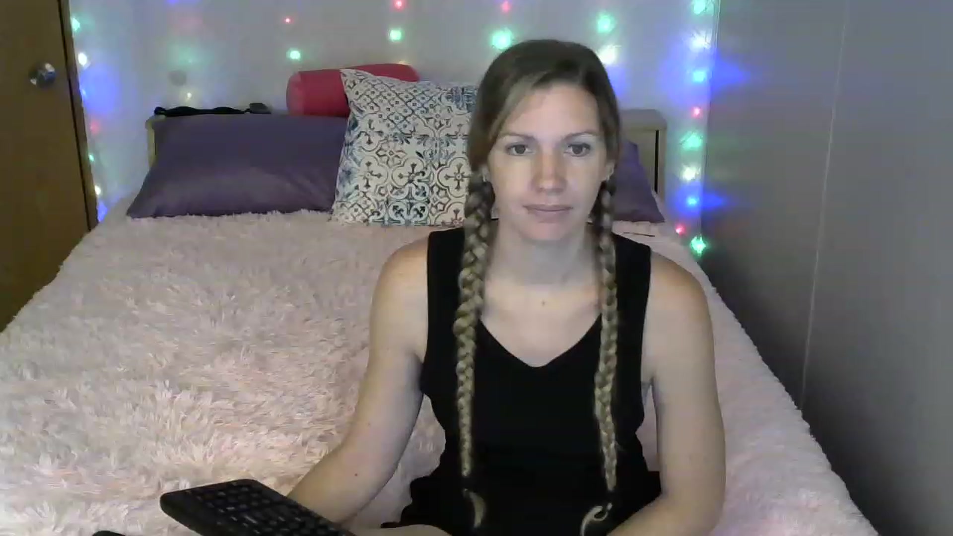 Gallery image thumbnail from SouthernNsexi's myfreecams stream on, 07/19/2023, 14:31 image 10 of 20