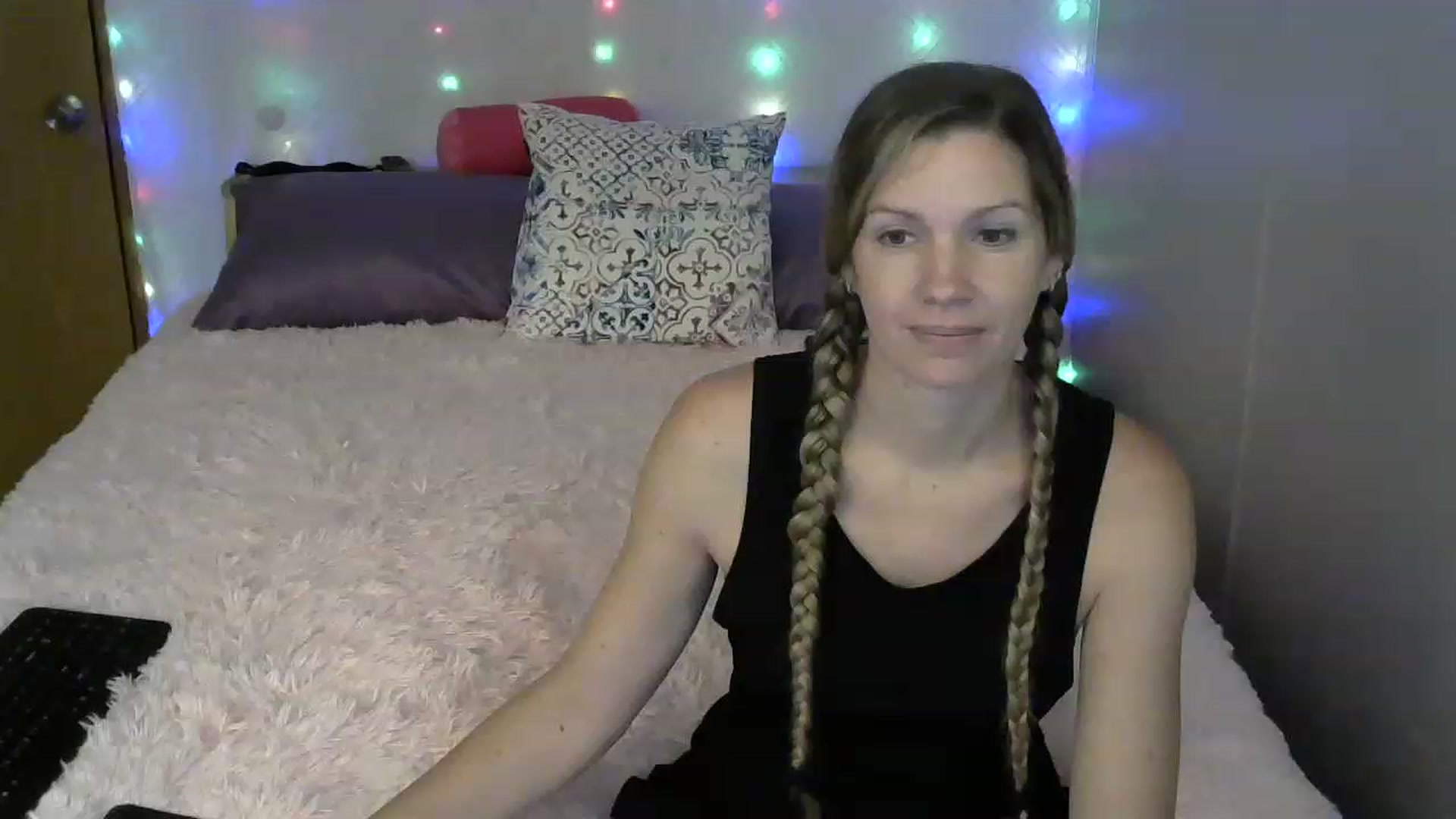 Gallery image thumbnail from SouthernNsexi's myfreecams stream on, 07/19/2023, 14:31 image 5 of 20