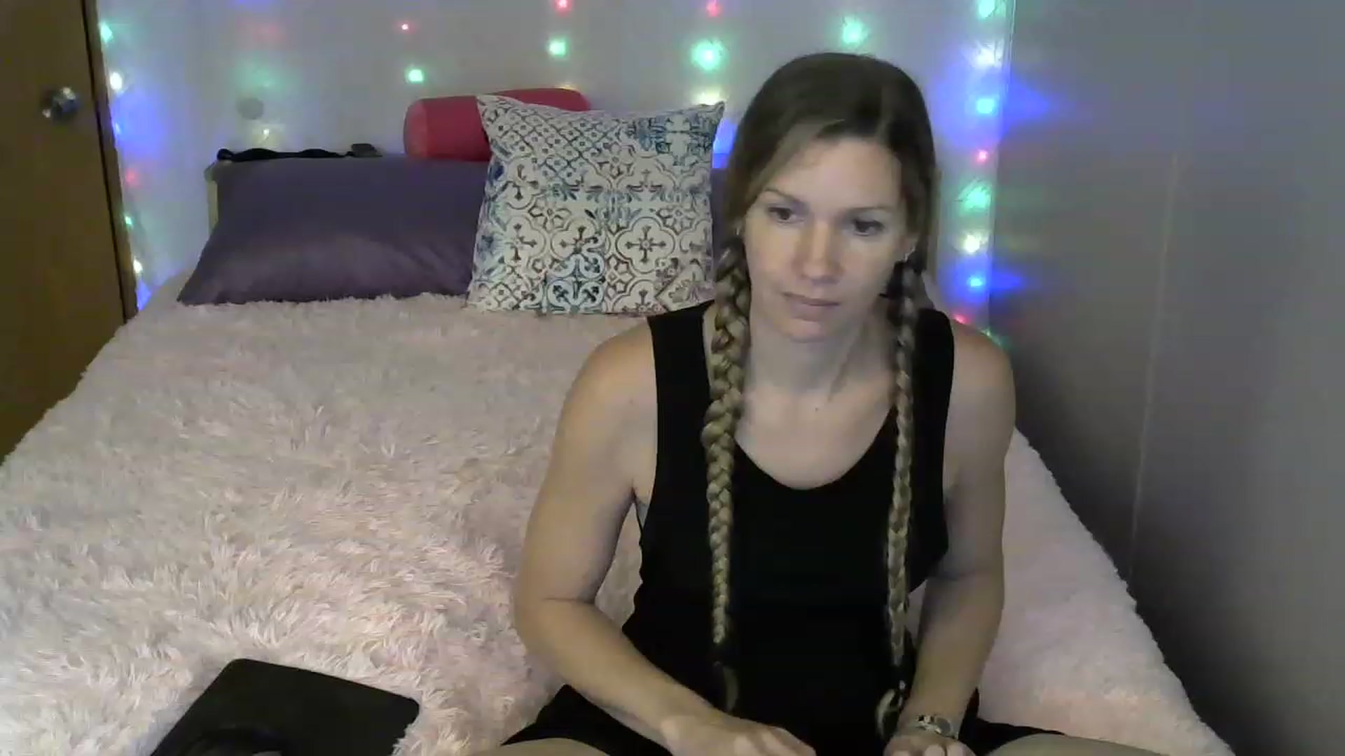 Gallery image thumbnail from SouthernNsexi's myfreecams stream on, 07/19/2023, 14:31 image 3 of 20