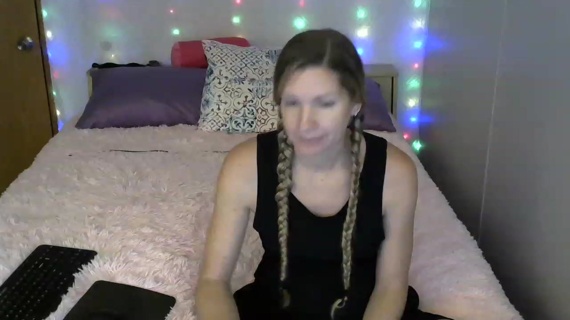 Gallery image thumbnail from SouthernNsexi's myfreecams stream on, 07/19/2023, 14:31 image 2 of 20