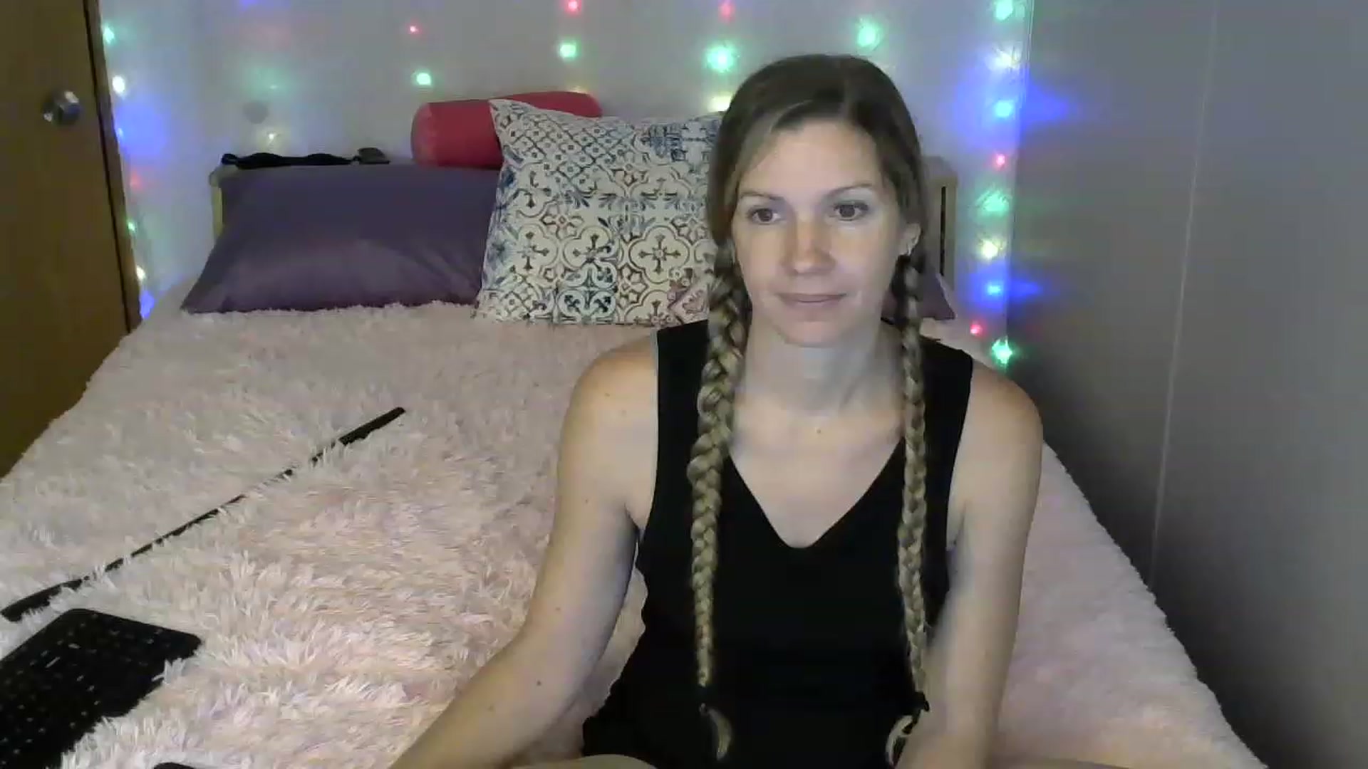 Gallery image thumbnail from SouthernNsexi's myfreecams stream on, 07/19/2023, 14:31 image 12 of 20