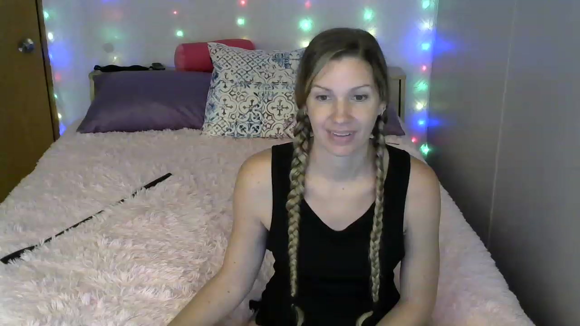 Gallery image thumbnail from SouthernNsexi's myfreecams stream on, 07/19/2023, 14:31 image 16 of 20
