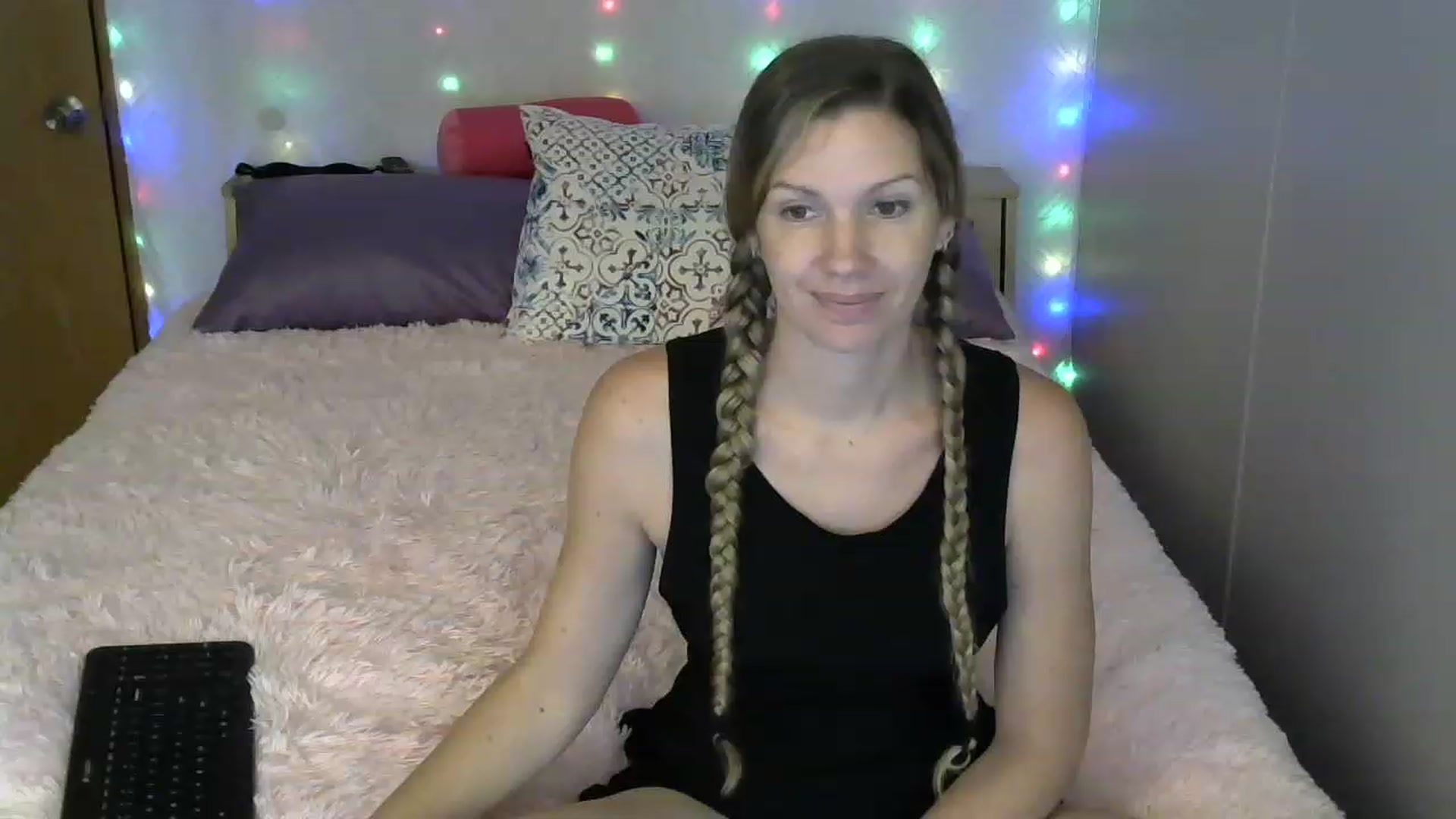 Gallery image thumbnail from SouthernNsexi's myfreecams stream on, 07/19/2023, 14:31 image 8 of 20
