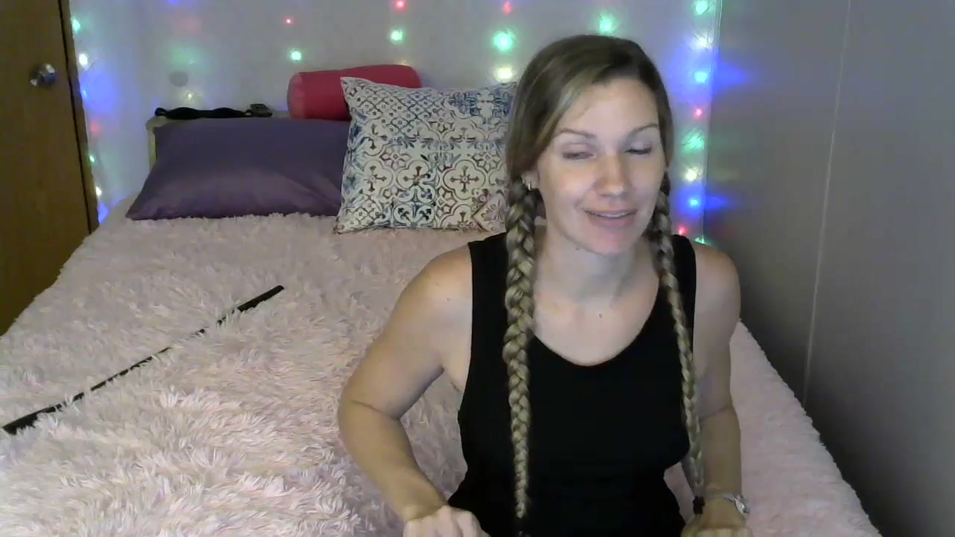 Gallery image thumbnail from SouthernNsexi's myfreecams stream on, 07/19/2023, 15:09 image 14 of 20
