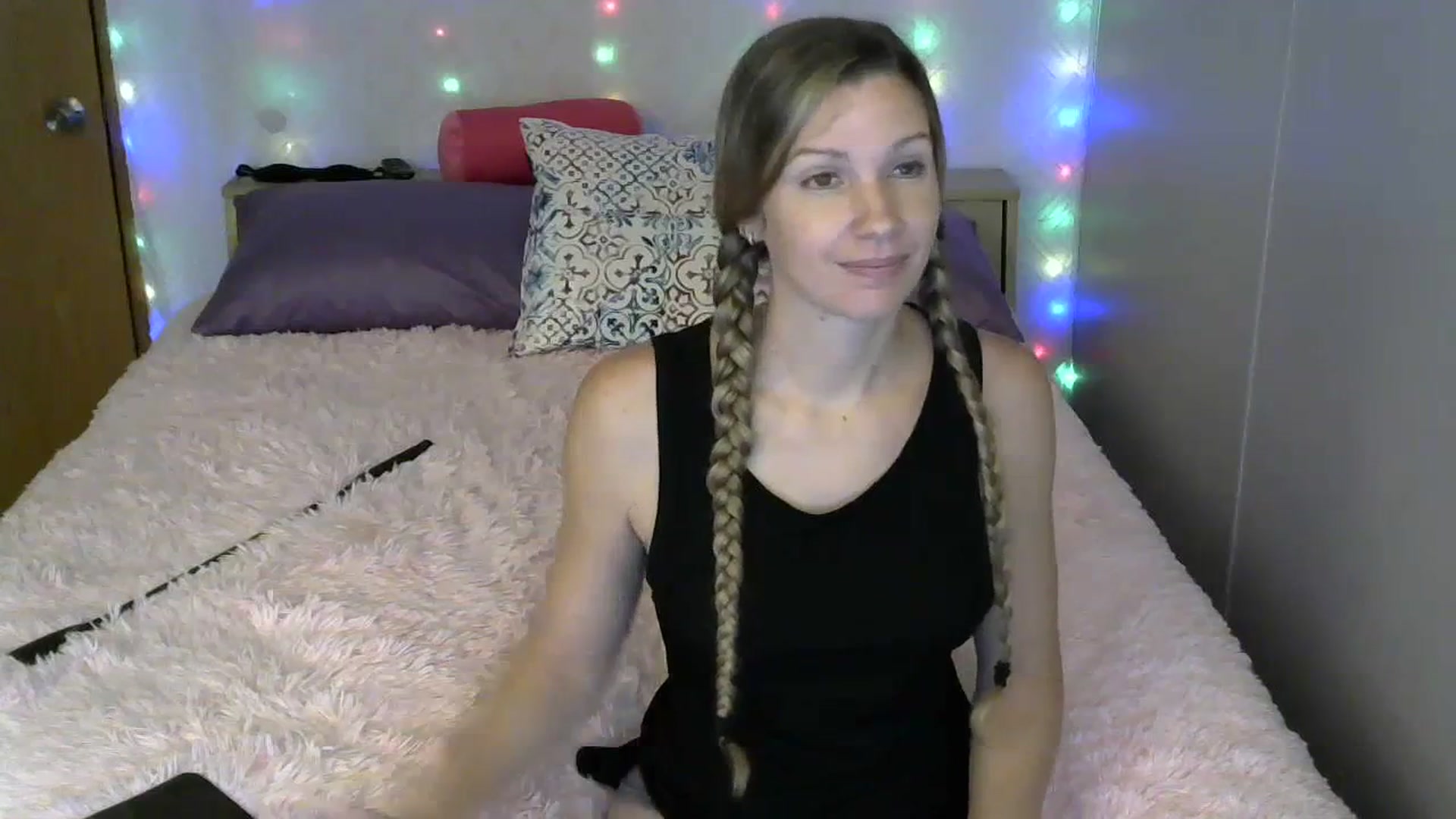 Gallery image thumbnail from SouthernNsexi's myfreecams stream on, 07/19/2023, 15:09 image 18 of 20