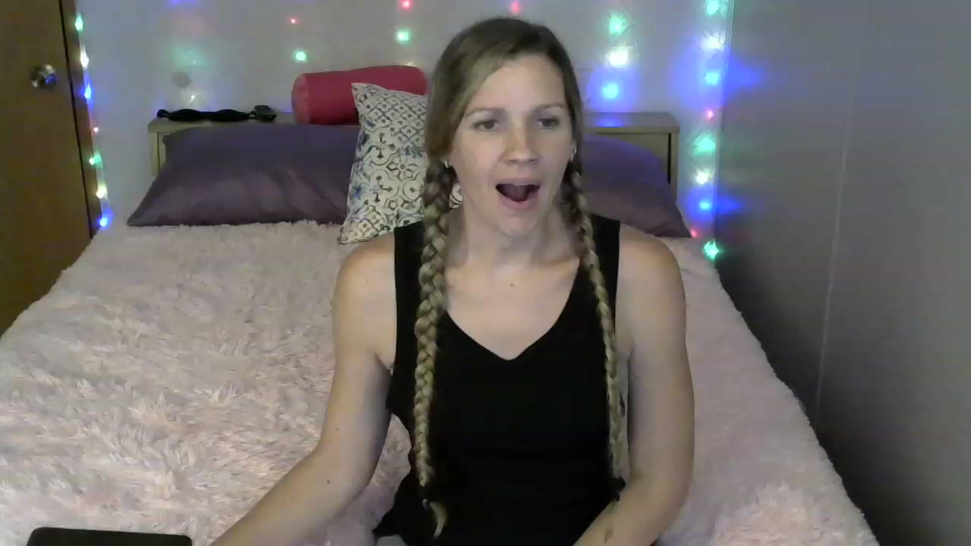 Gallery image thumbnail from SouthernNsexi's myfreecams stream on, 07/20/2023, 02:22 image 20 of 20