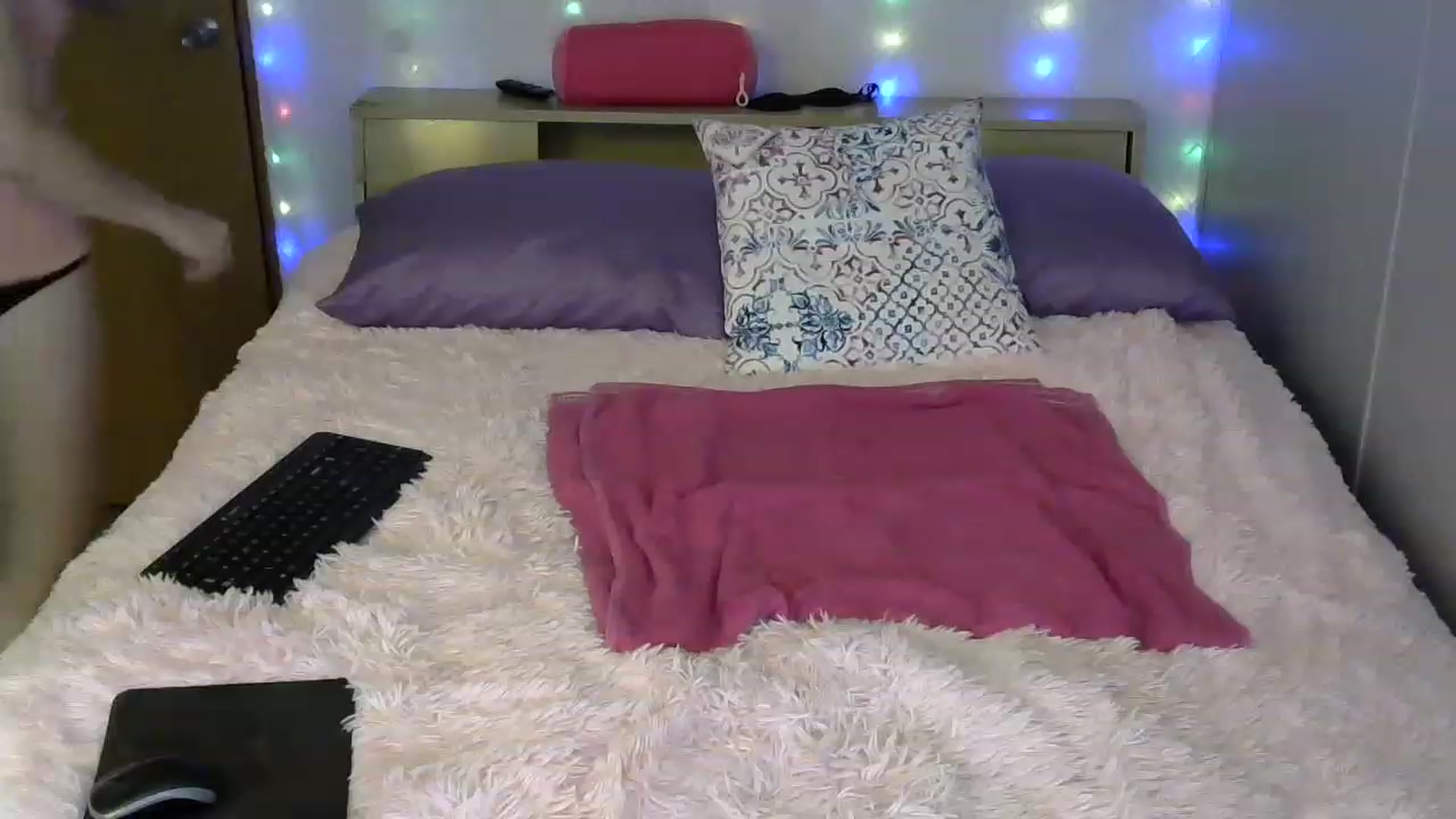Gallery image thumbnail from SouthernNsexi's myfreecams stream on, 08/24/2023, 15:18 image 3 of 20