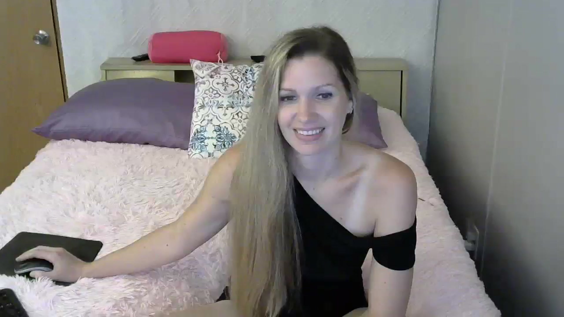 Gallery image thumbnail from SouthernNsexi's myfreecams stream on, 09/10/2023, 14:42 image 19 of 20