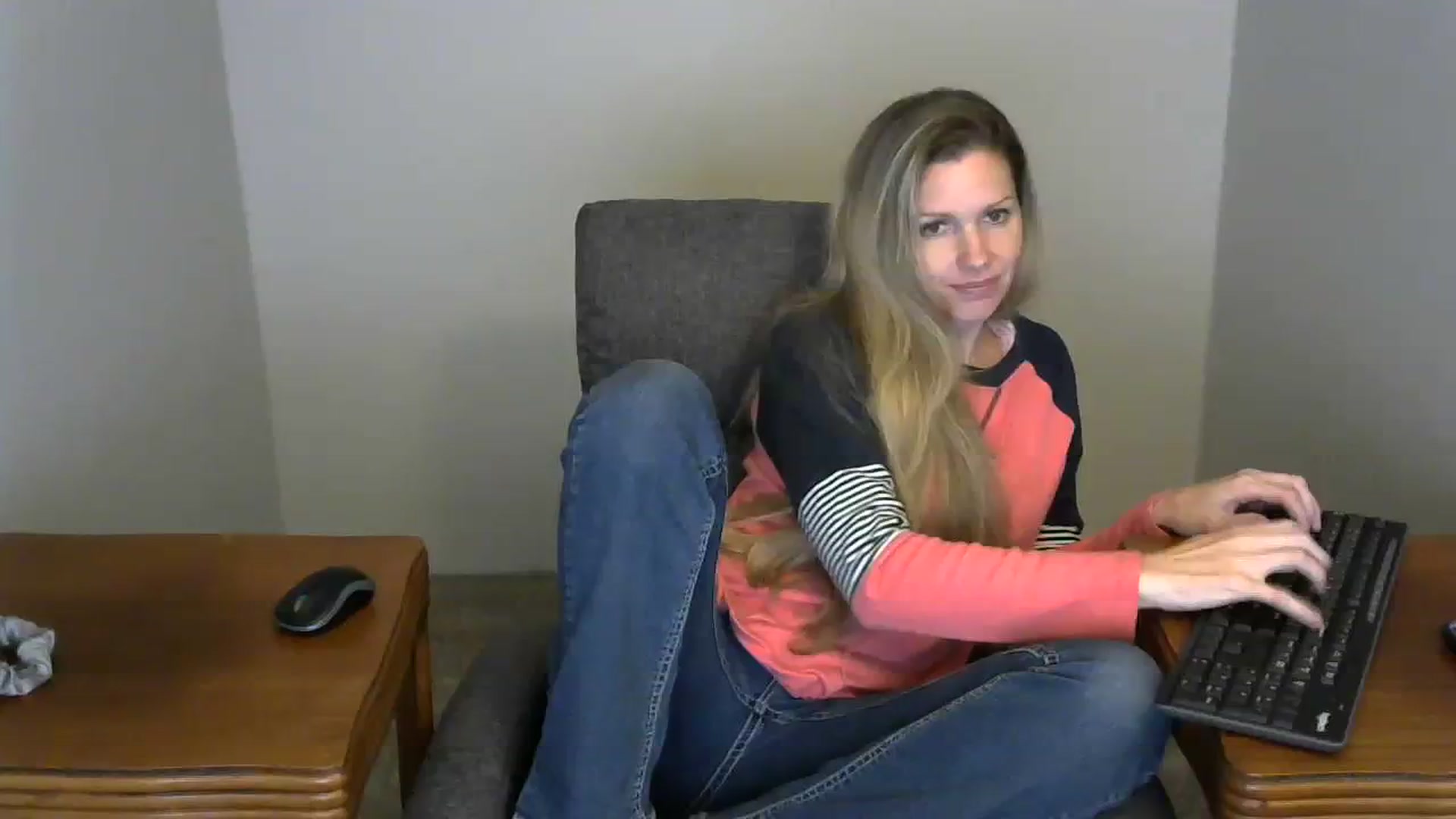 Gallery image thumbnail from SouthernNsexi's myfreecams stream on, 10/21/2023, 13:40 image 14 of 20