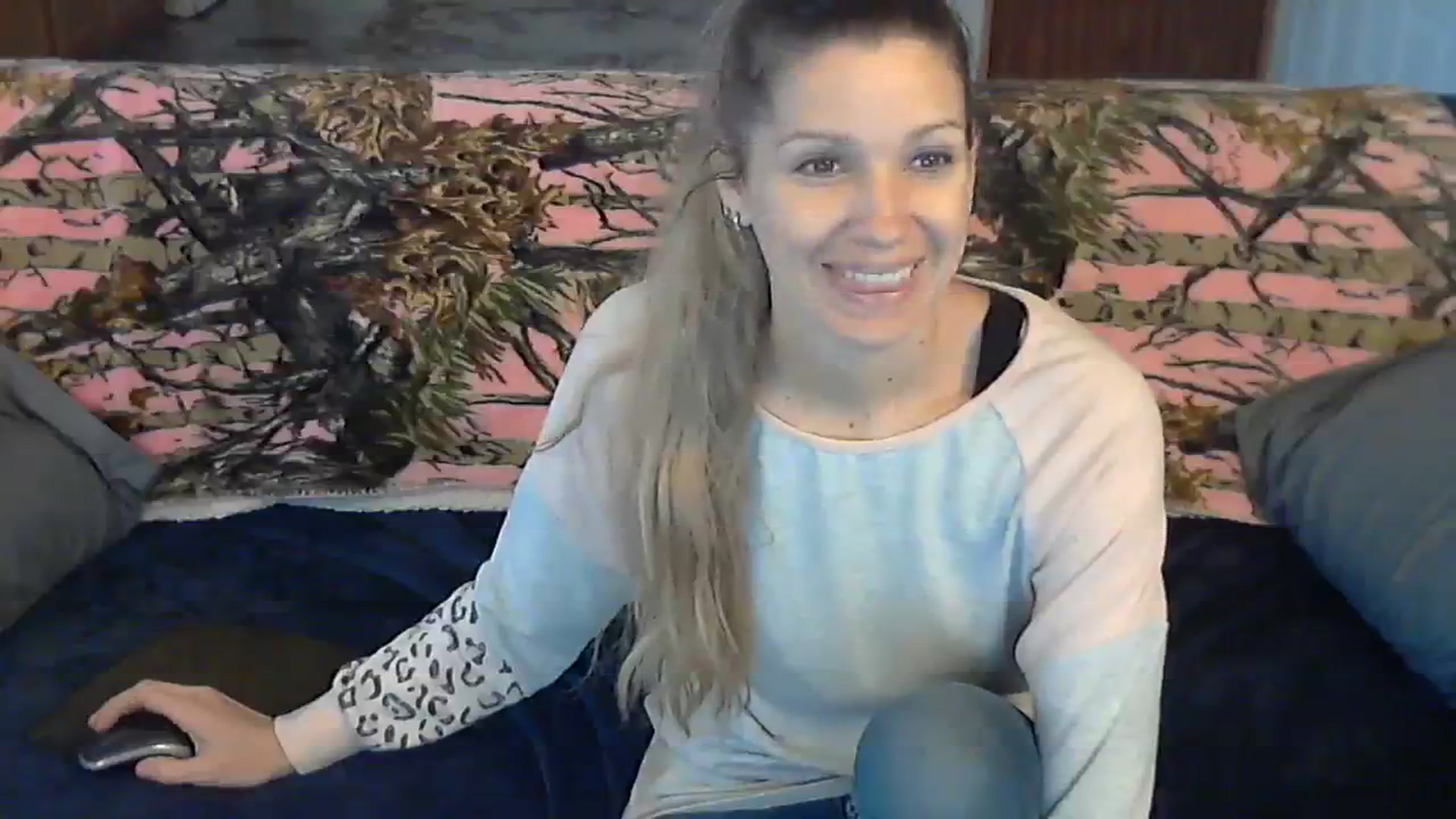 Gallery image thumbnail from SouthernNsexi's myfreecams stream on, 11/18/2023, 14:19 image 9 of 20
