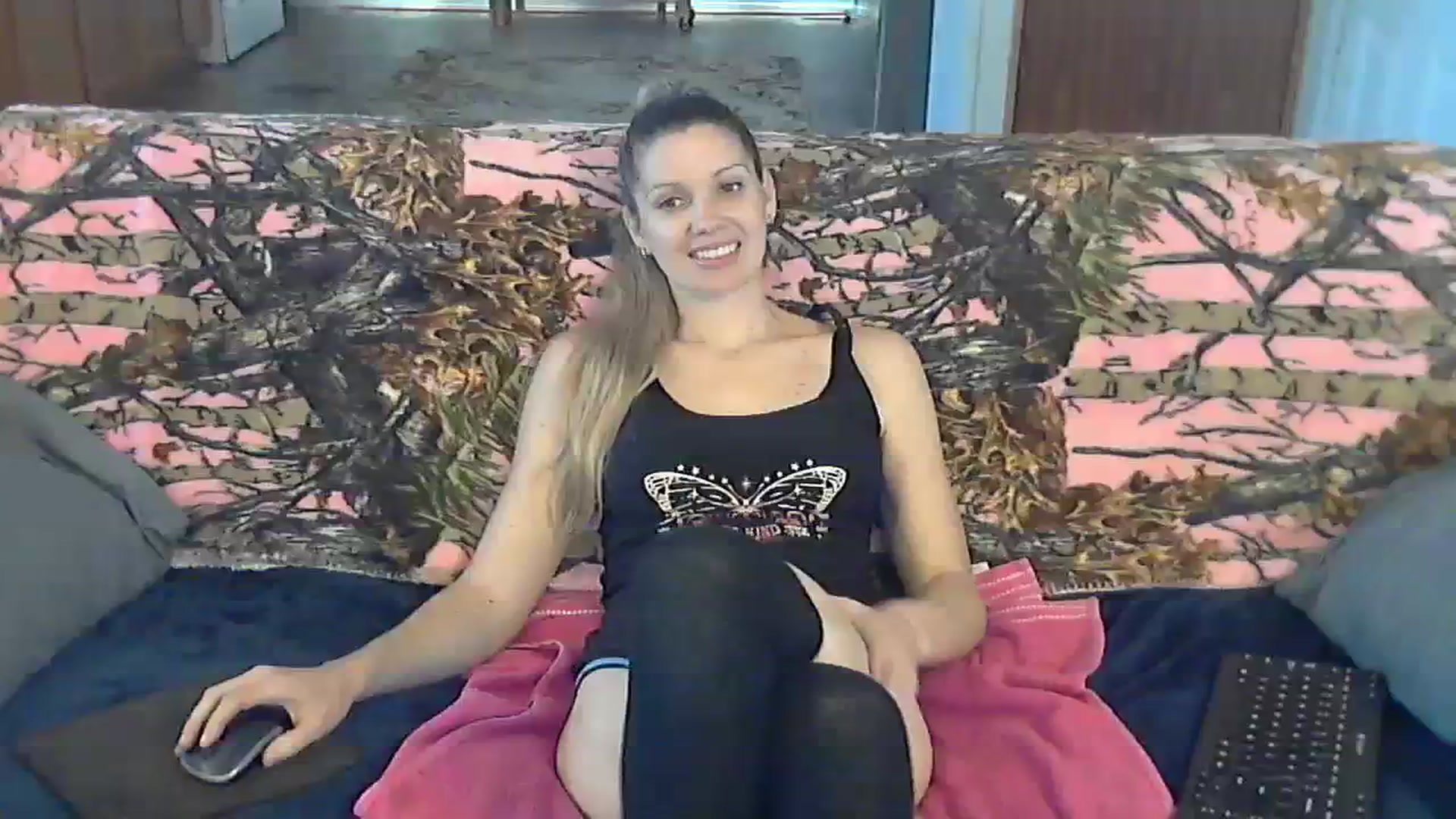 Gallery image thumbnail from SouthernNsexi's myfreecams stream on, 11/18/2023, 15:40 image 9 of 20