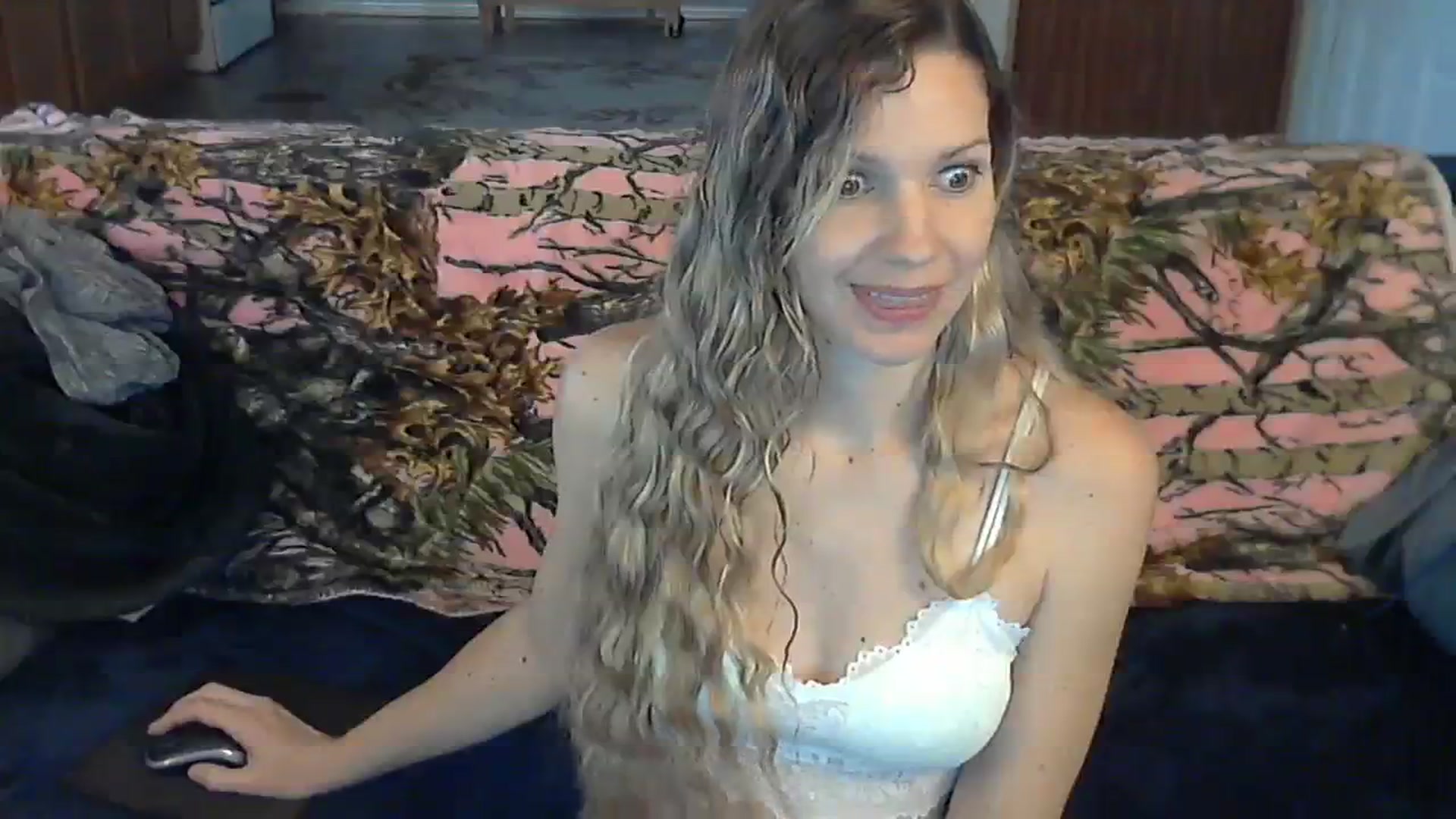 Gallery image thumbnail from SouthernNsexi's myfreecams stream on, 12/03/2023, 15:09 image 2 of 20