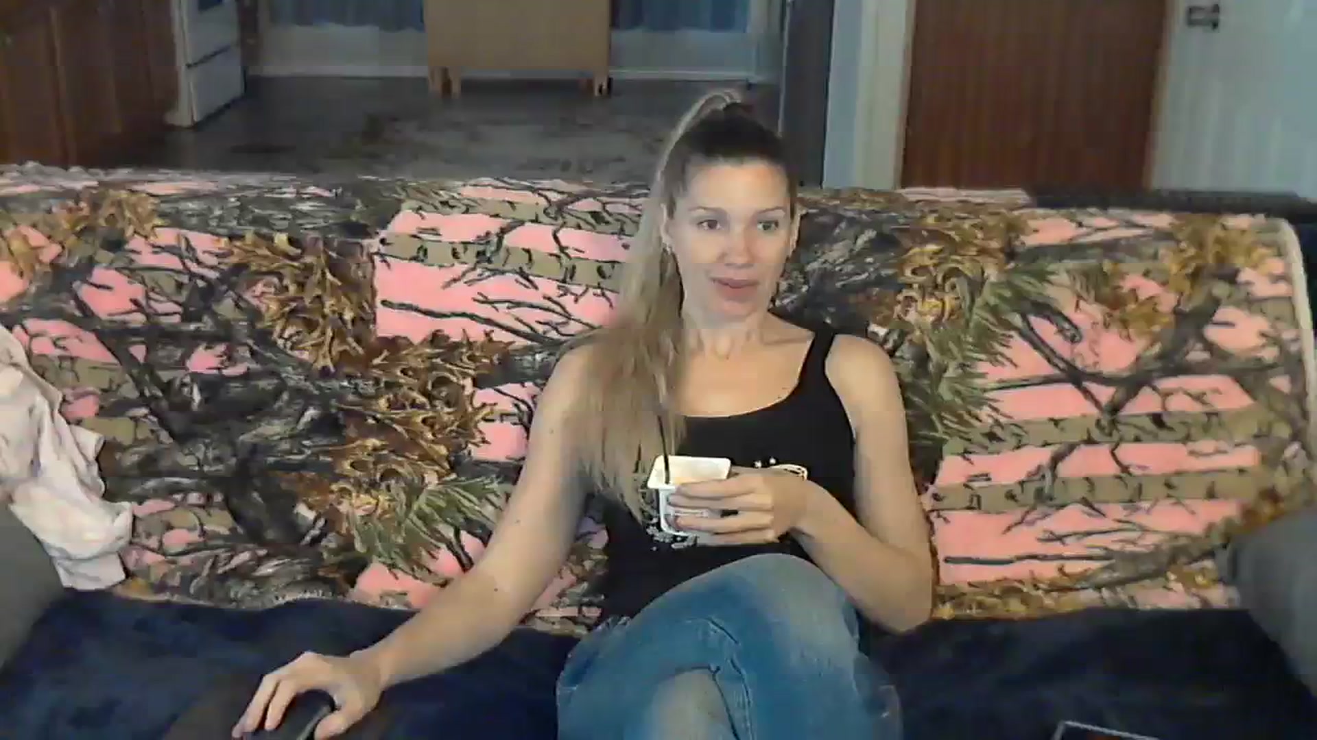 Gallery image thumbnail from SouthernNsexi's myfreecams stream on, 12/08/2023, 15:14 image 1 of 20