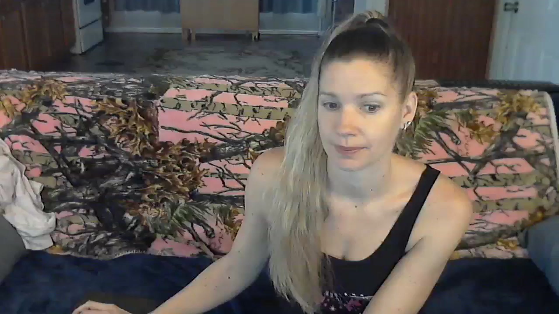 Gallery image thumbnail from SouthernNsexi's myfreecams stream on, 12/08/2023, 15:14 image 6 of 20