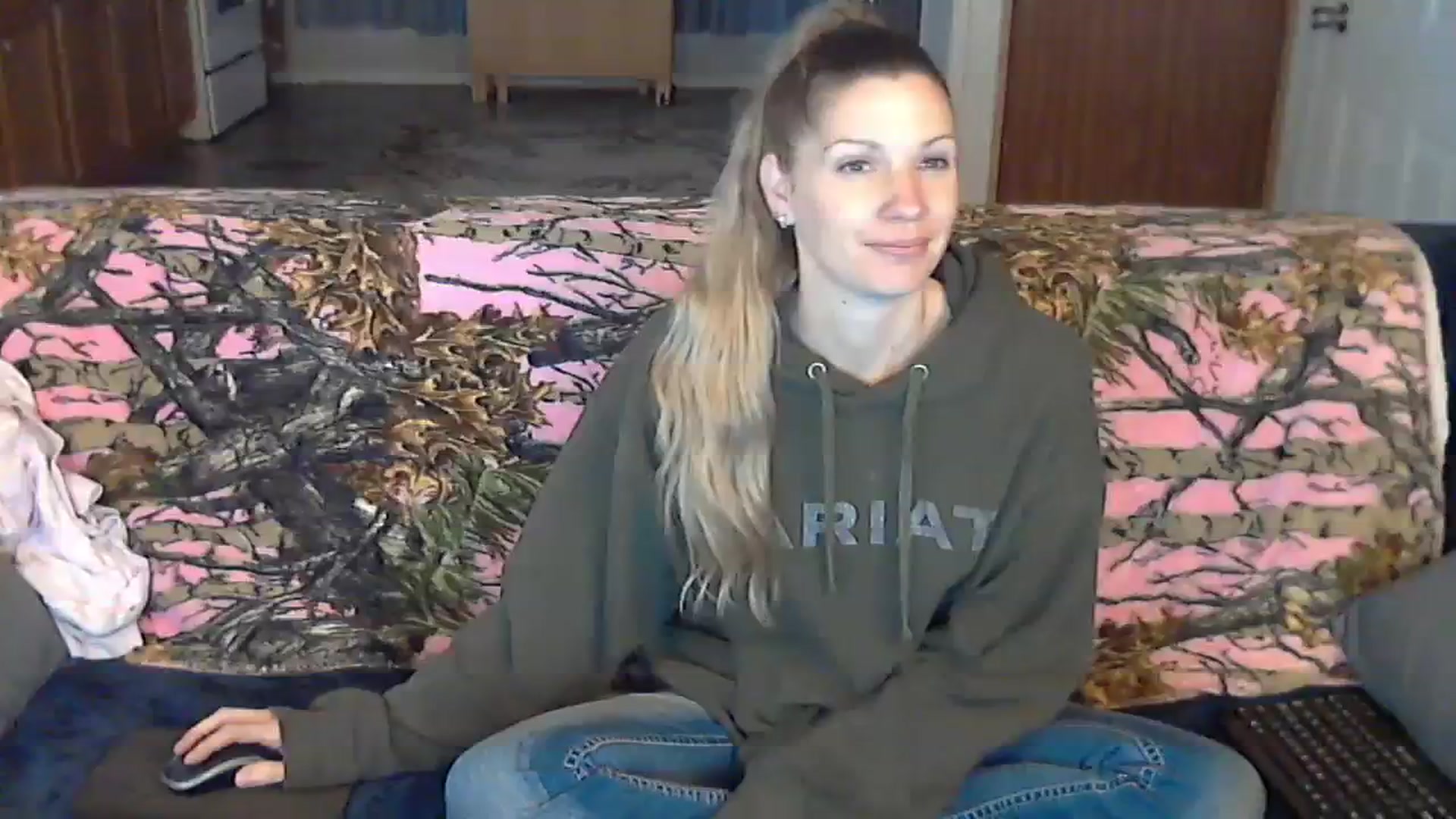 Gallery image thumbnail from SouthernNsexi's myfreecams stream on, 12/09/2023, 14:40 image 6 of 20