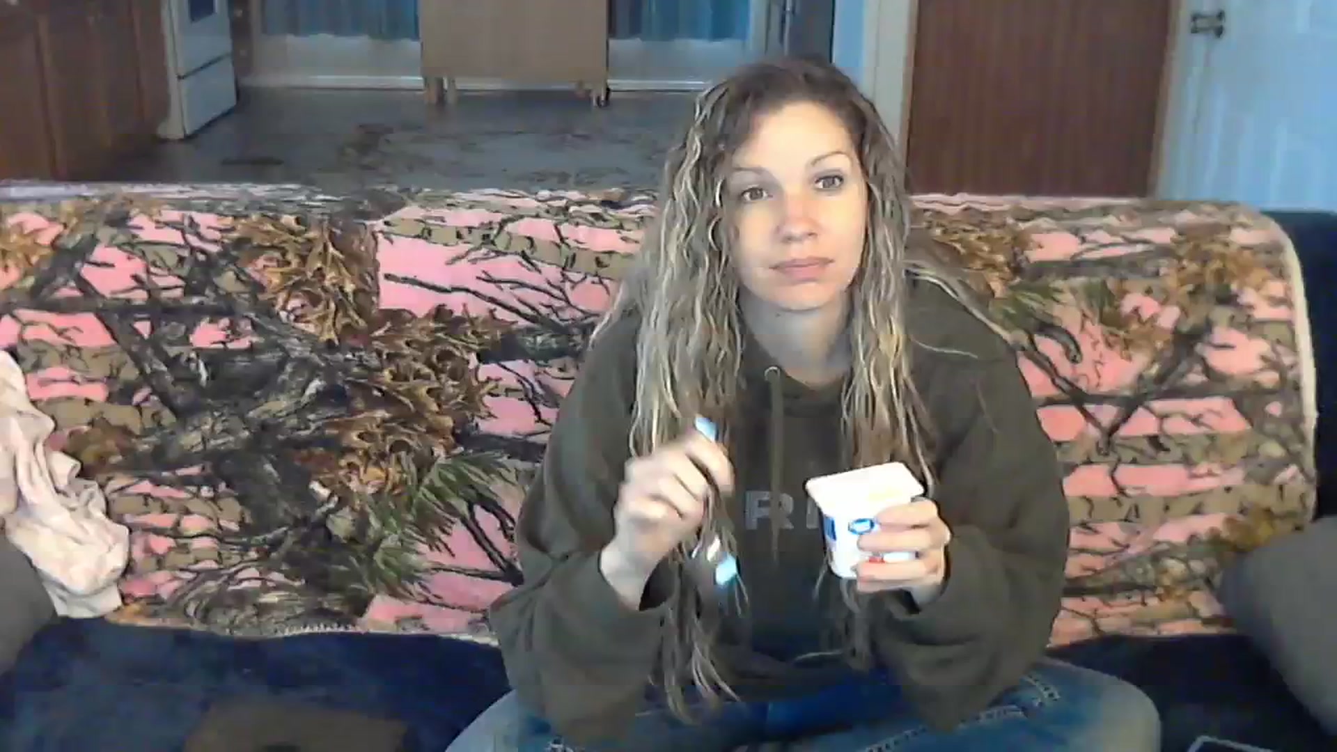 Gallery image thumbnail from SouthernNsexi's myfreecams stream on, 12/10/2023, 14:34 image 5 of 20