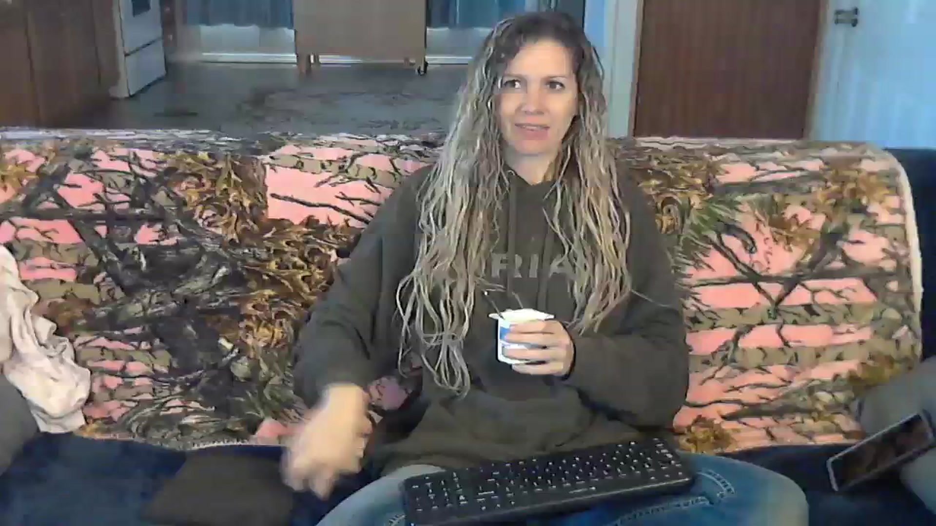 Gallery image thumbnail from SouthernNsexi's myfreecams stream on, 12/10/2023, 14:34 image 17 of 20