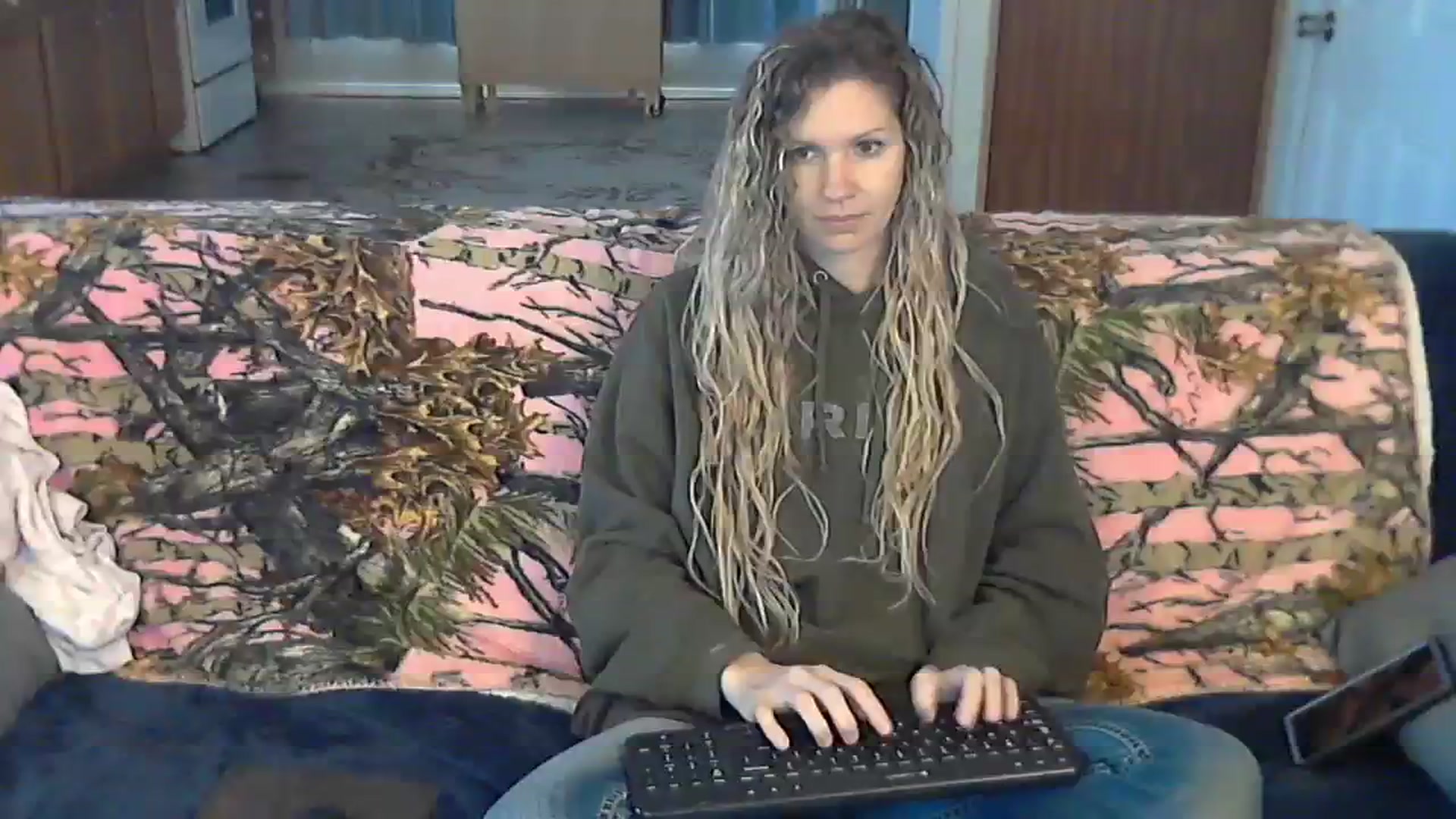 Gallery image thumbnail from SouthernNsexi's myfreecams stream on, 12/10/2023, 14:34 image 9 of 20