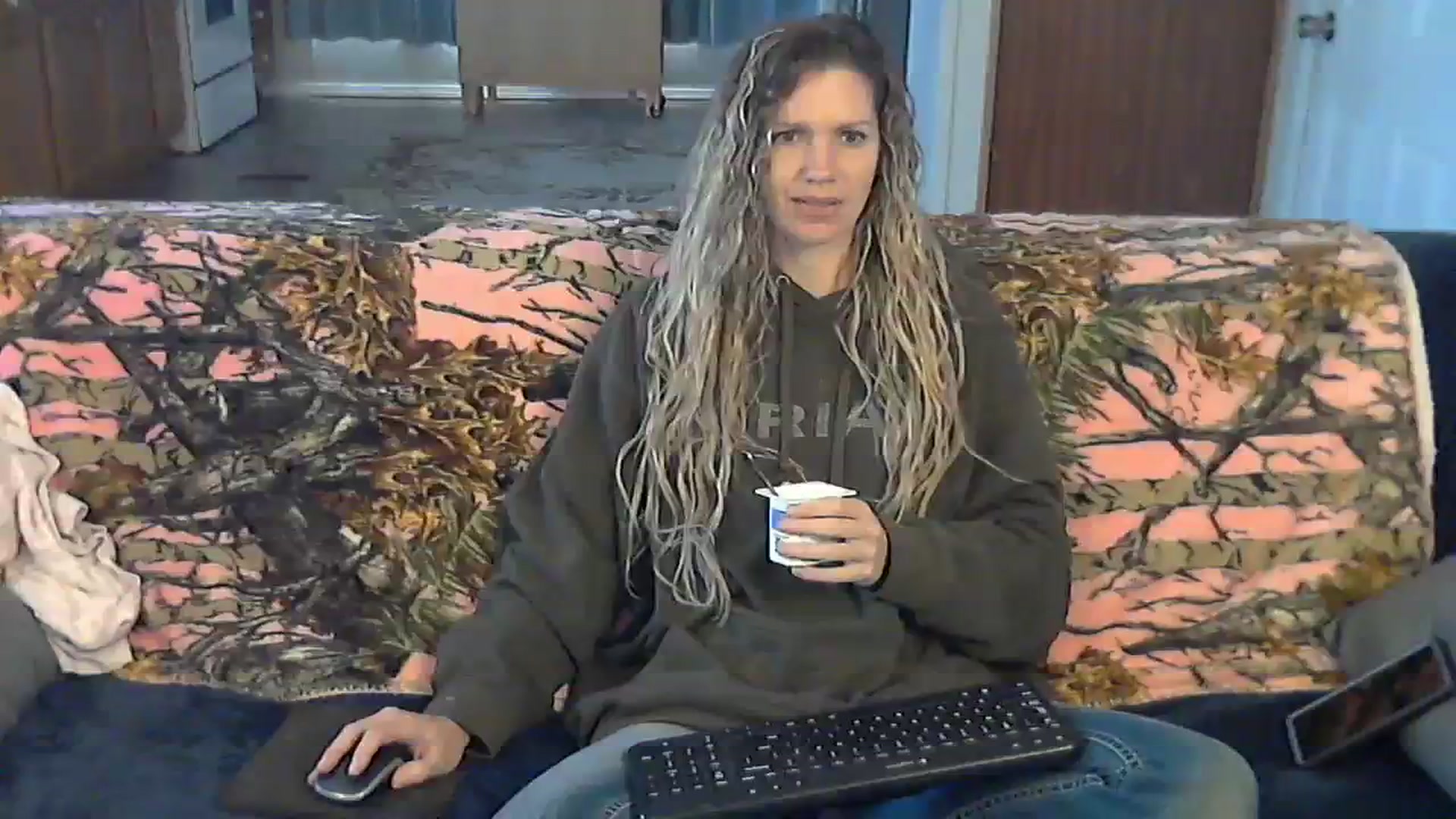 Gallery image thumbnail from SouthernNsexi's myfreecams stream on, 12/10/2023, 14:34 image 18 of 20
