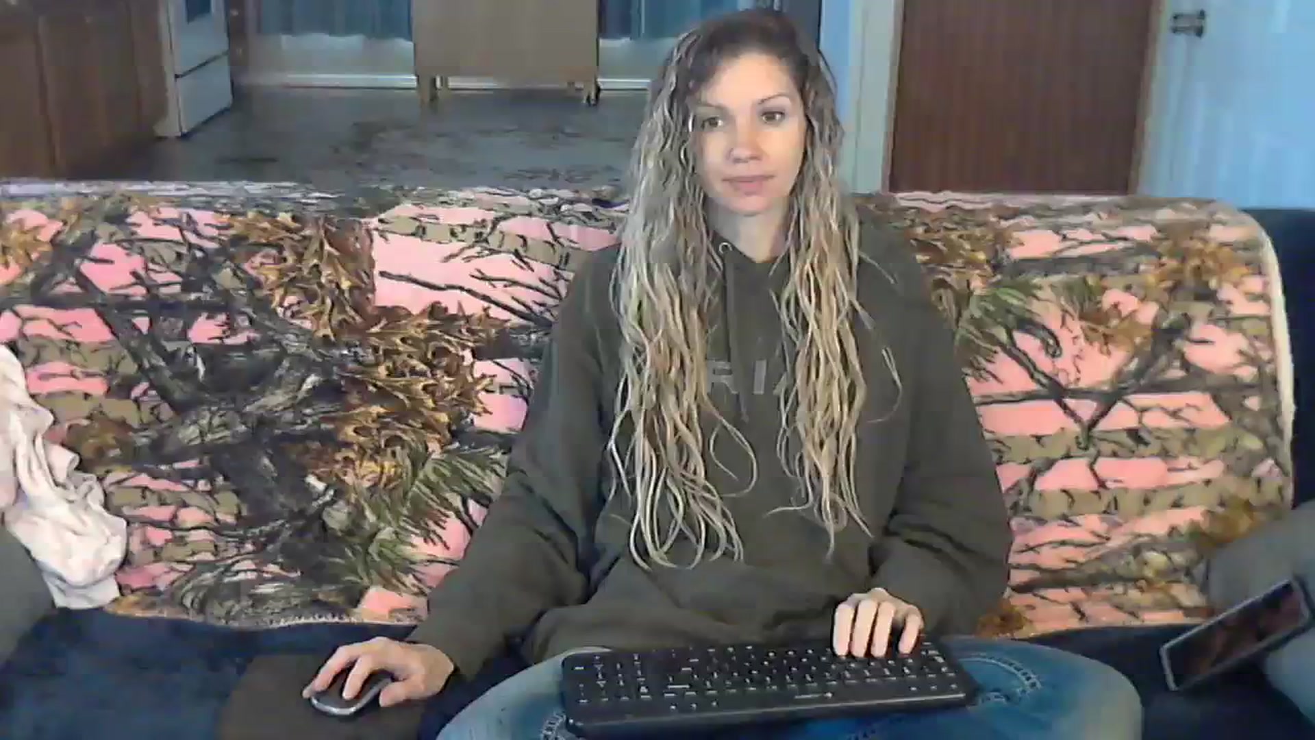 Gallery image thumbnail from SouthernNsexi's myfreecams stream on, 12/10/2023, 14:34 image 10 of 20