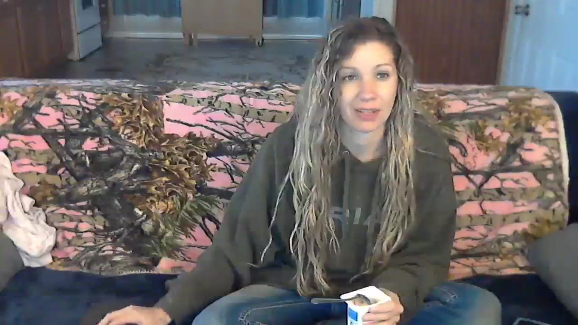 Gallery image thumbnail from SouthernNsexi's myfreecams stream on, 12/10/2023, 14:34 image 3 of 20