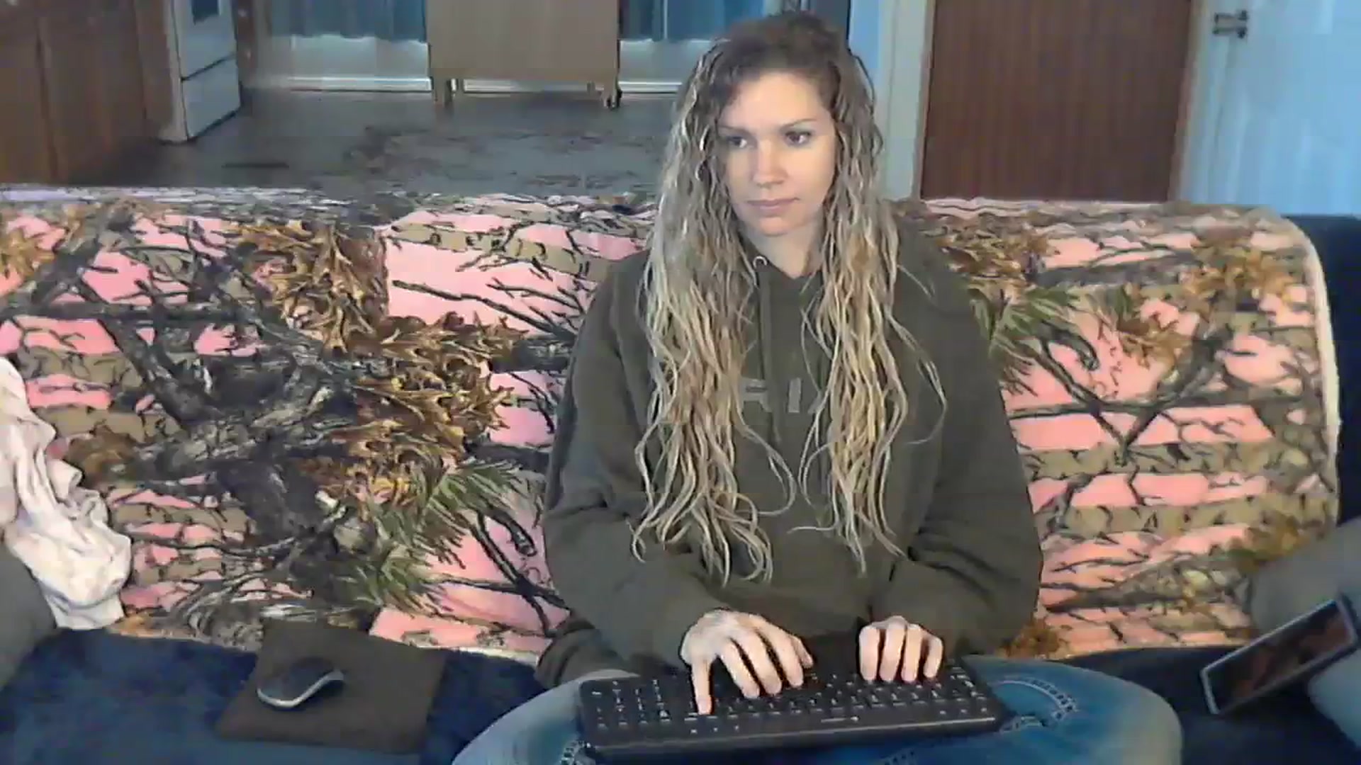 Gallery image thumbnail from SouthernNsexi's myfreecams stream on, 12/10/2023, 14:34 image 12 of 20