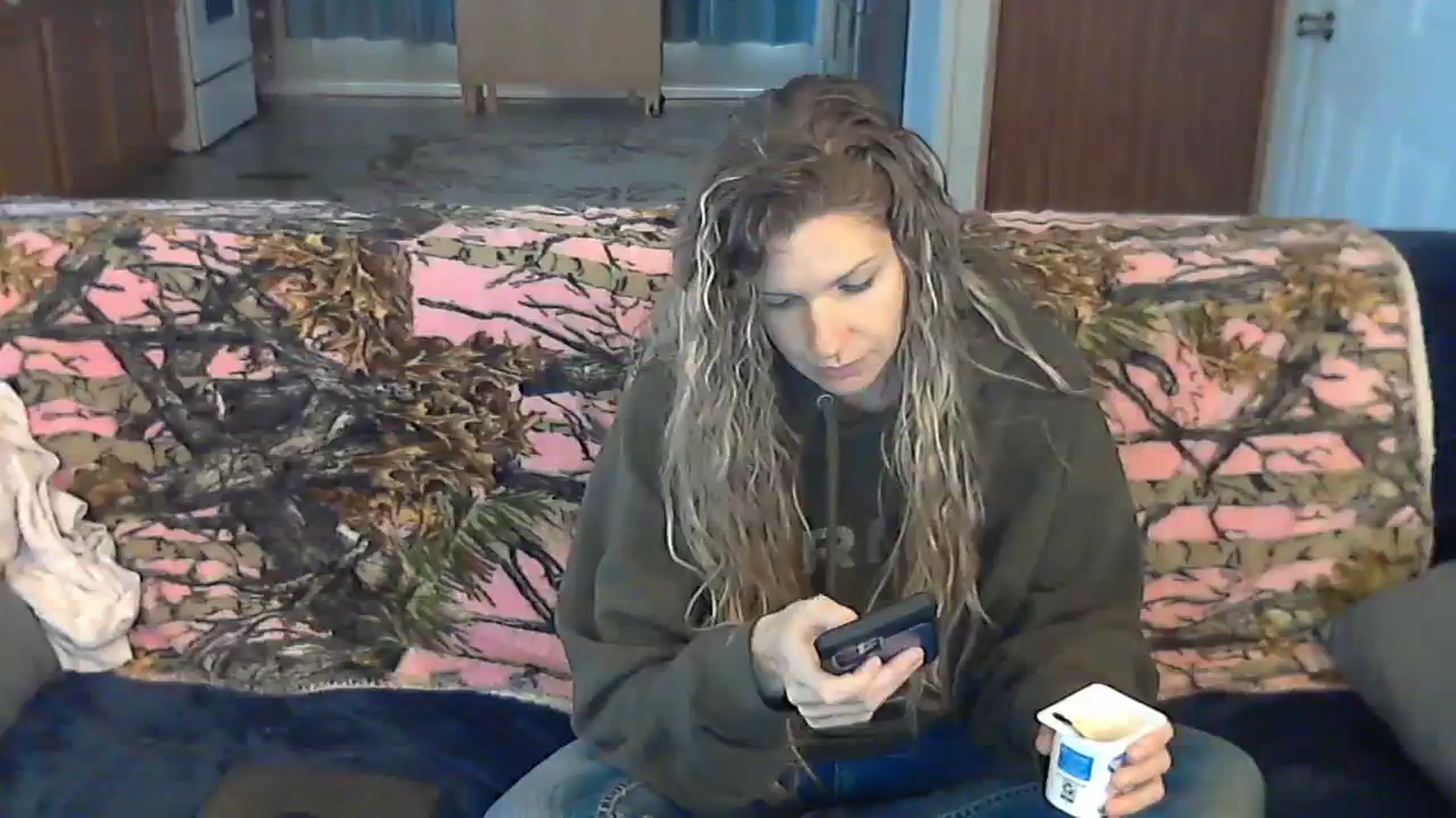 Gallery image thumbnail from SouthernNsexi's myfreecams stream on, 12/10/2023, 14:34 image 7 of 20