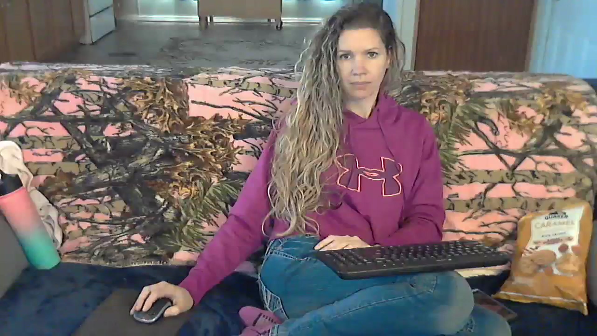 Gallery image thumbnail from SouthernNsexi's myfreecams stream on, 12/11/2023, 15:08 image 6 of 20