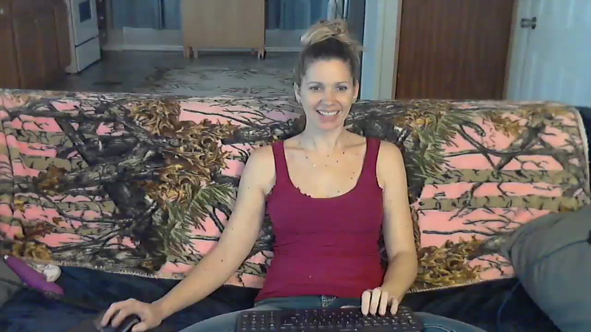 Gallery image thumbnail from SouthernNsexi's myfreecams stream on, 12/17/2023, 16:10 image 17 of 20