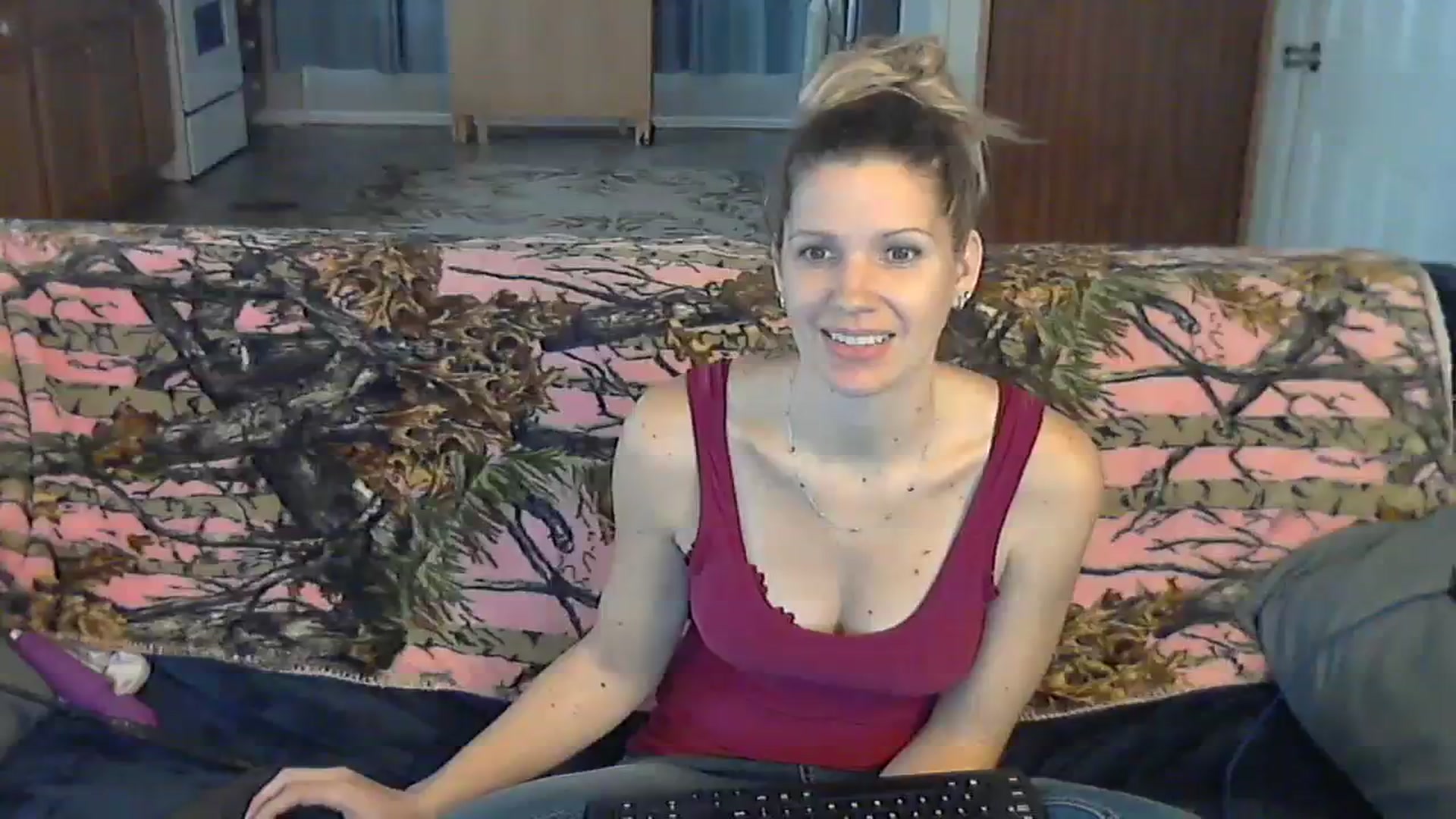 Gallery image thumbnail from SouthernNsexi's myfreecams stream on, 12/17/2023, 16:10 image 16 of 20