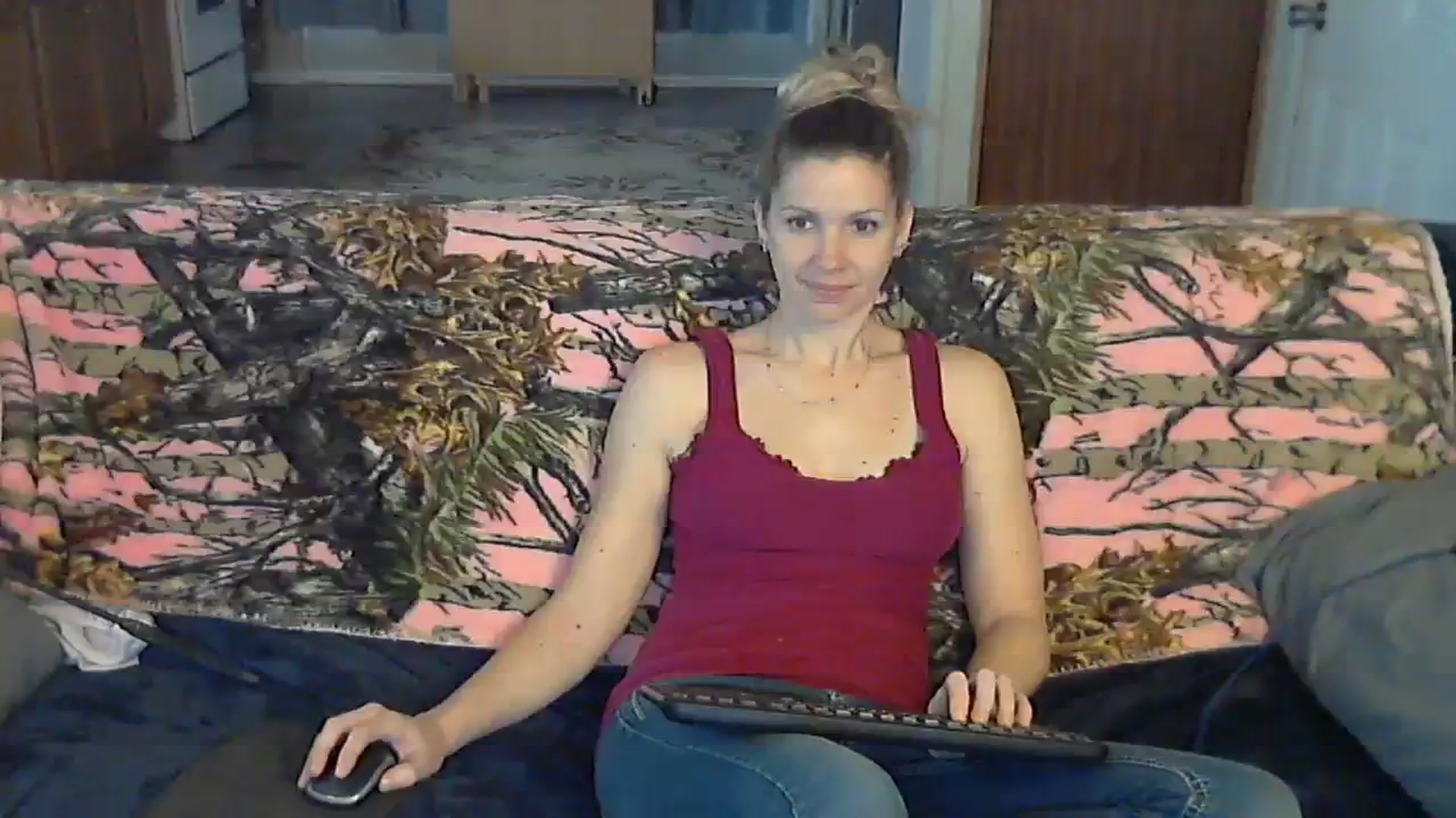 Gallery image thumbnail from SouthernNsexi's myfreecams stream on, 12/17/2023, 16:10 image 10 of 20