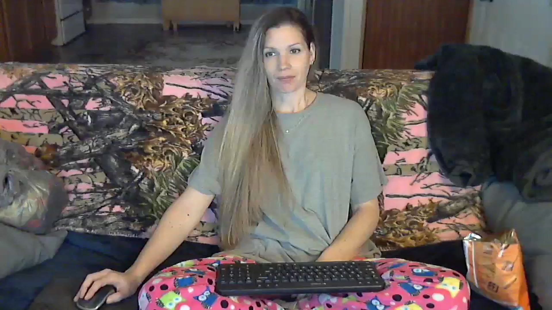 Gallery image thumbnail from SouthernNsexi's myfreecams stream on, 12/22/2023, 16:41 image 12 of 20