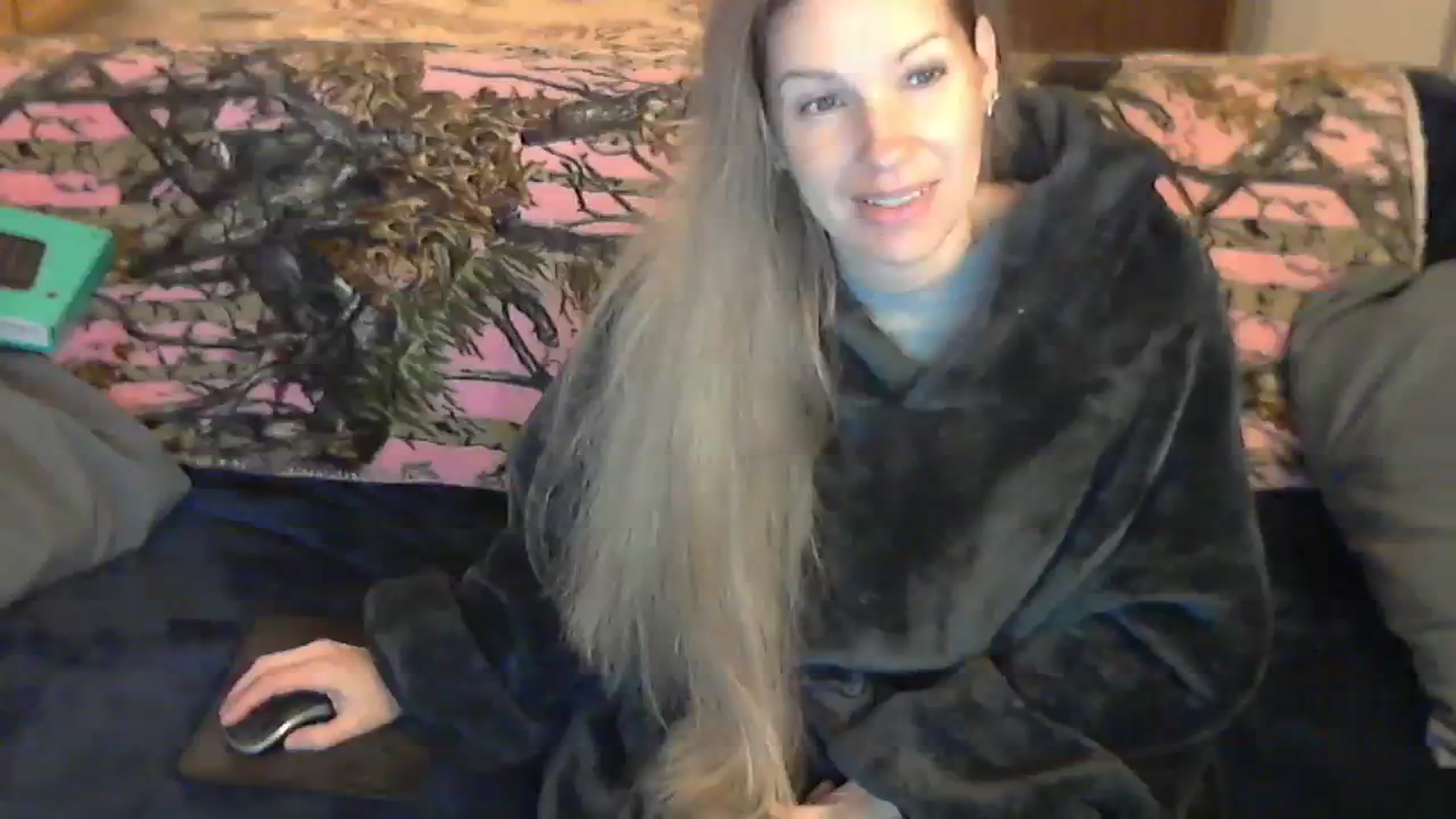 Gallery image thumbnail from SouthernNsexi's myfreecams stream on, 12/22/2023, 16:41 image 1 of 20